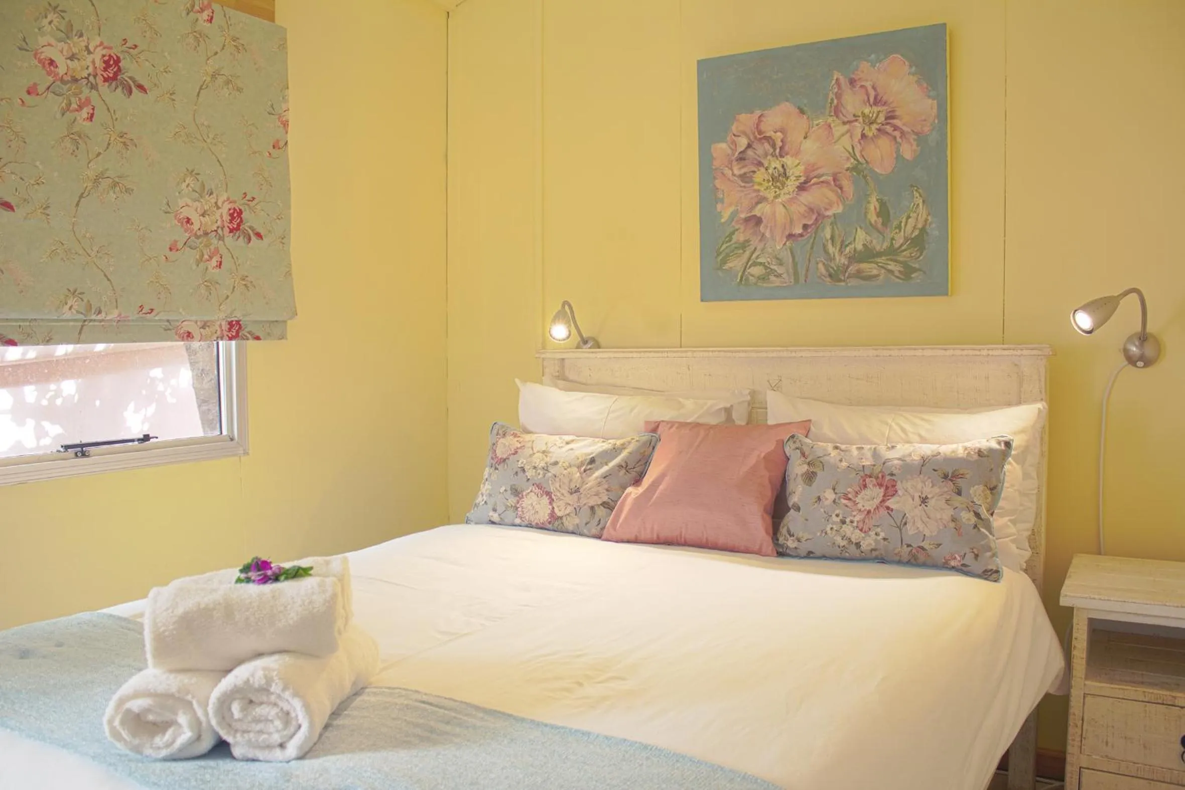 Photo of the whole room, Bed in Oceans Hotel & Self Catering