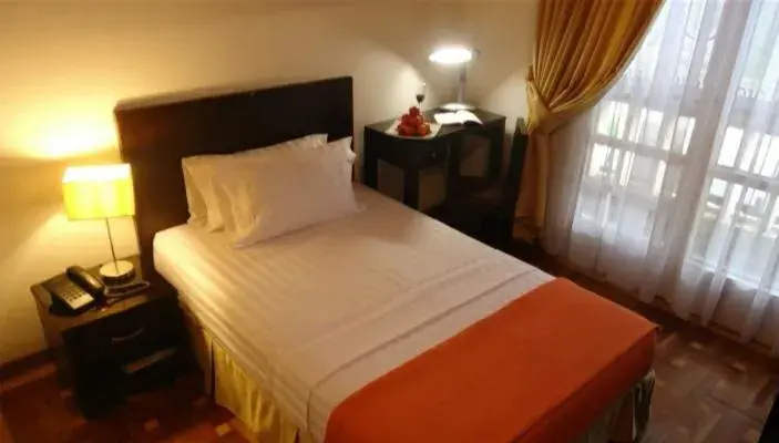 Single Room with Private External Bathroom - single occupancy in Casa Coliving 121 Single Room with Private External Bathroom - single occupancy in Casa Coliving 121