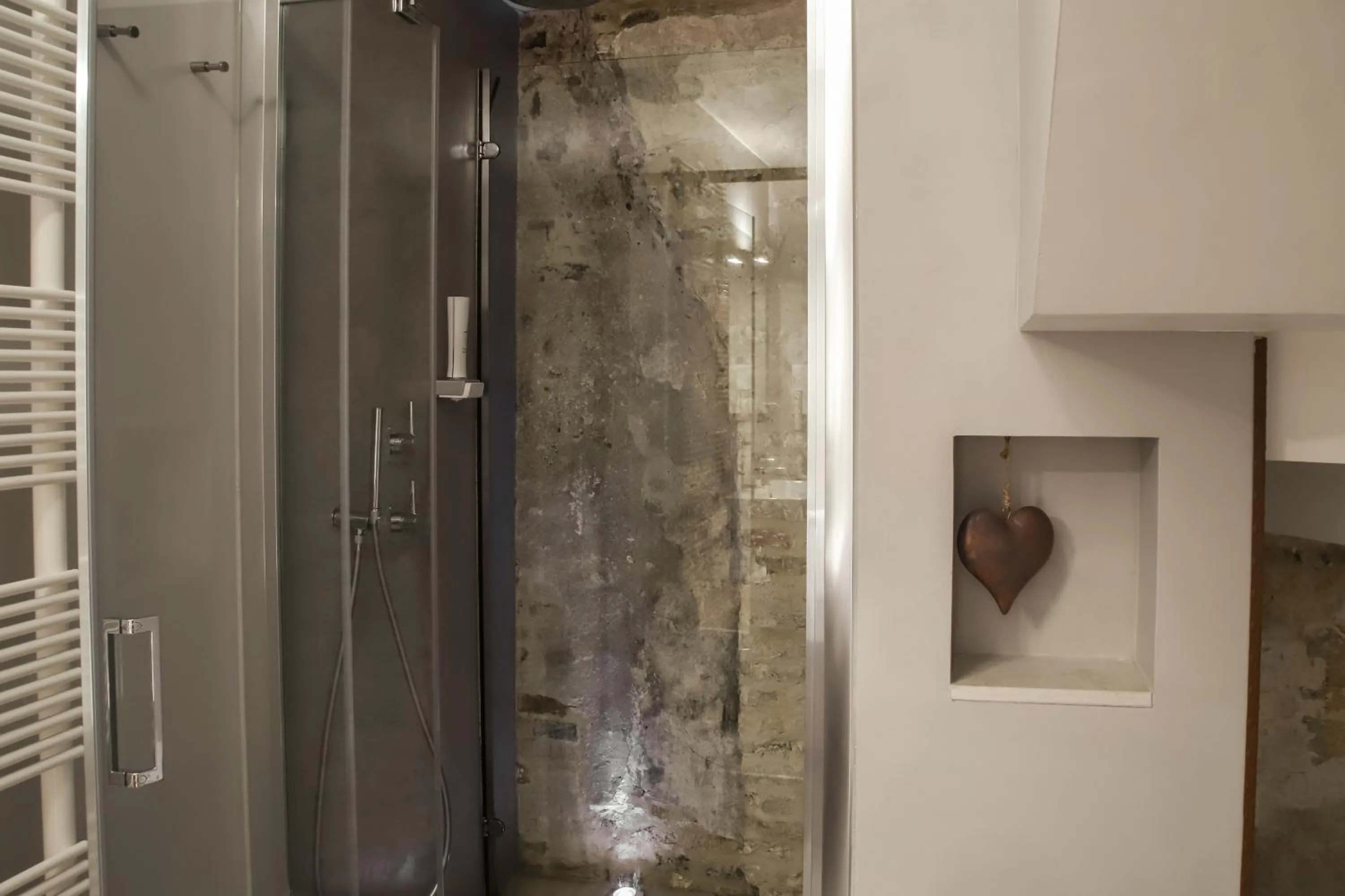 Shower in Locanda Ponte Dante