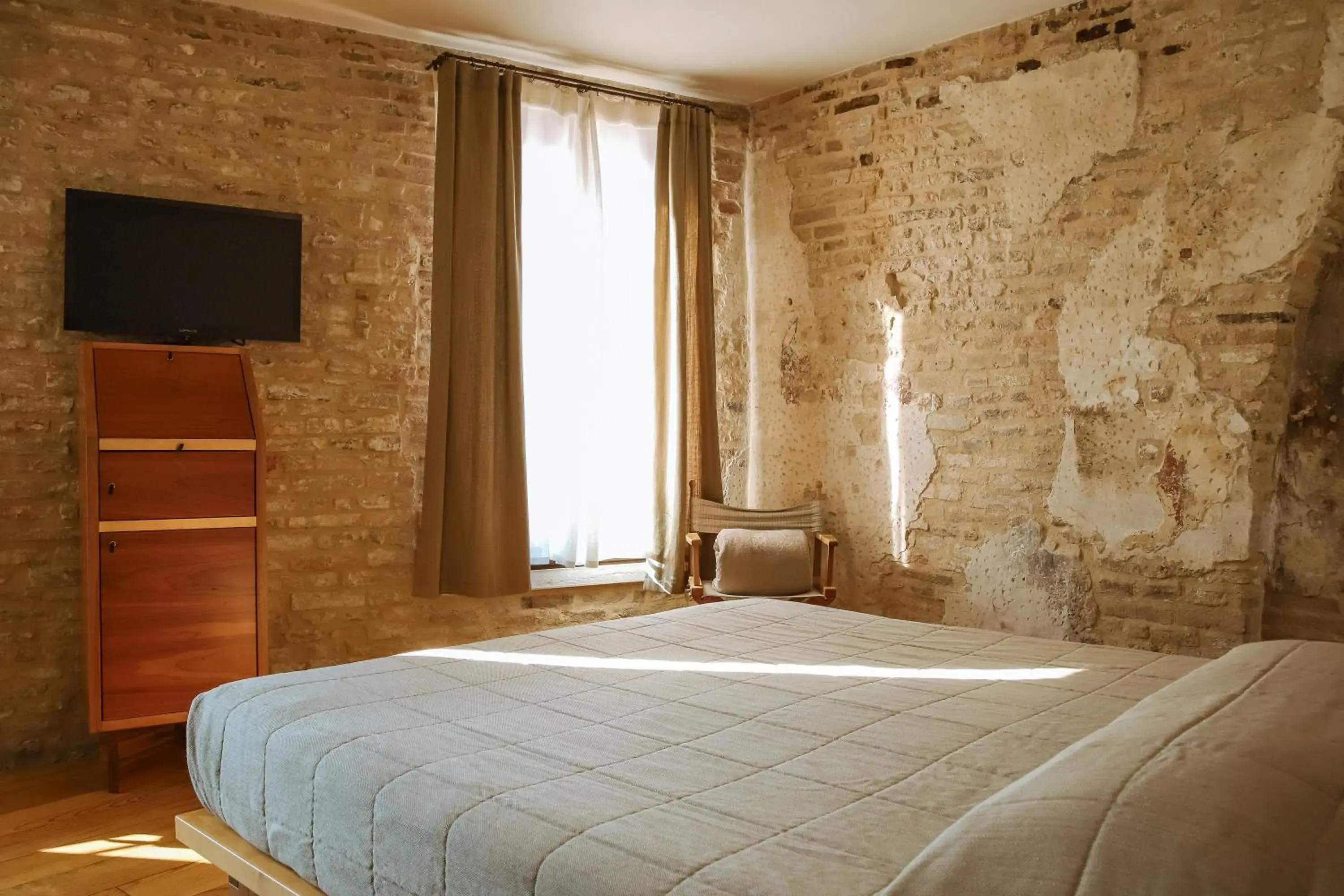 Double Room - single occupancy in Locanda Ponte Dante Double Room - single occupancy in Locanda Ponte Dante