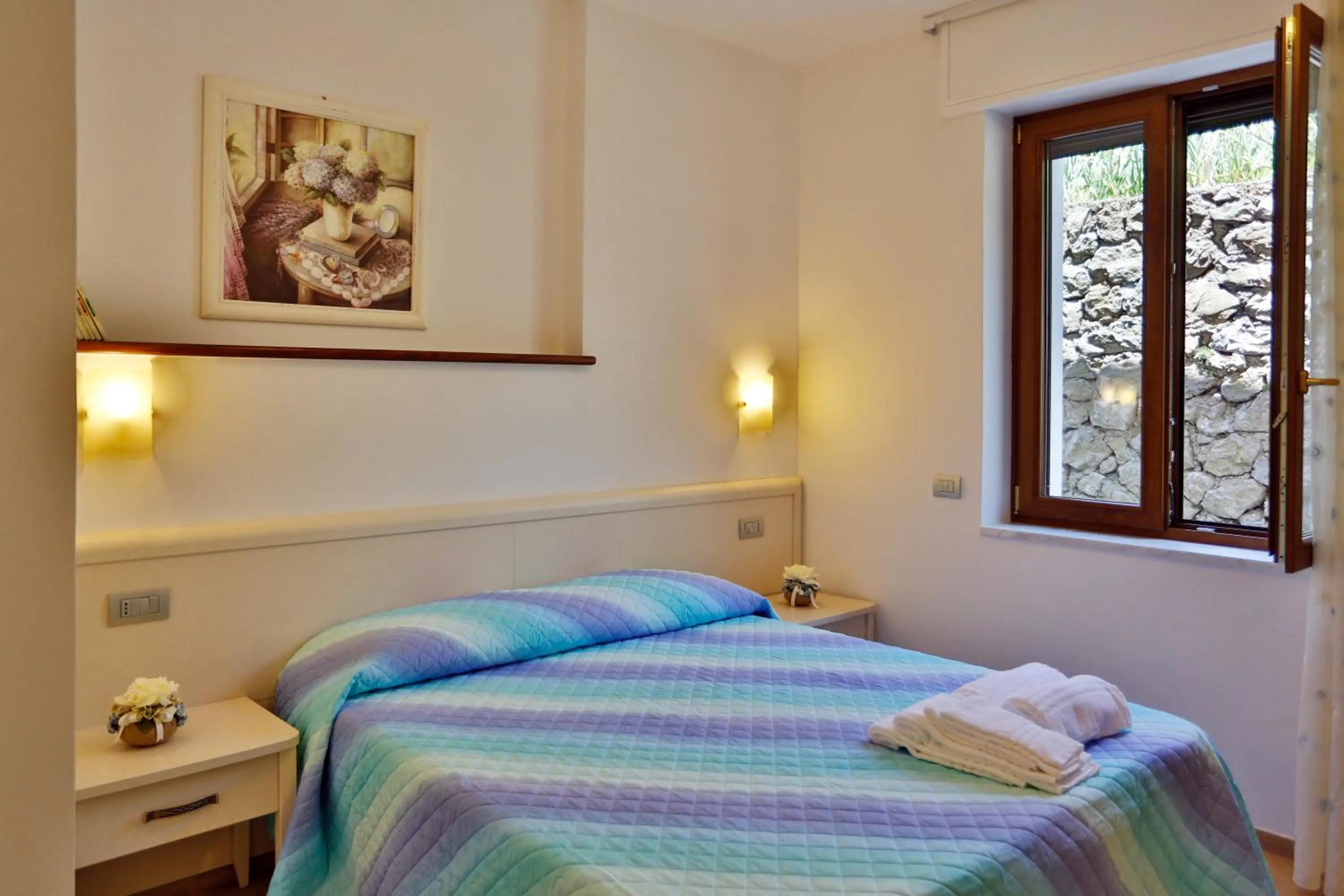 Photo of the whole room, Bed in BB Santalucia