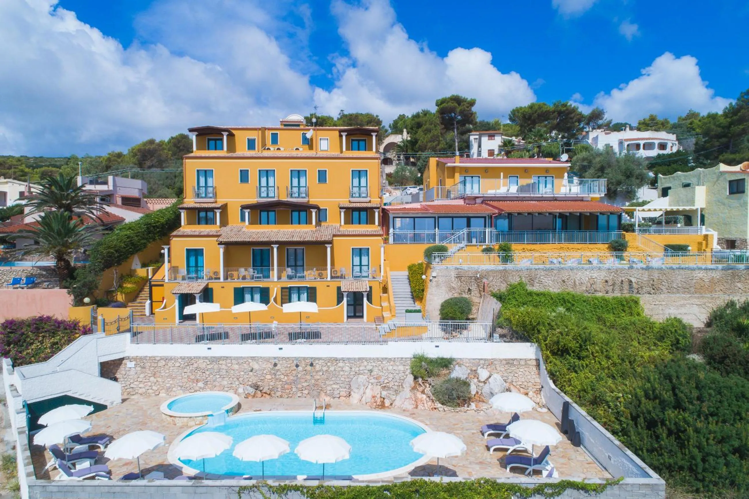 Property building in Lu' Hotel Maladroxia