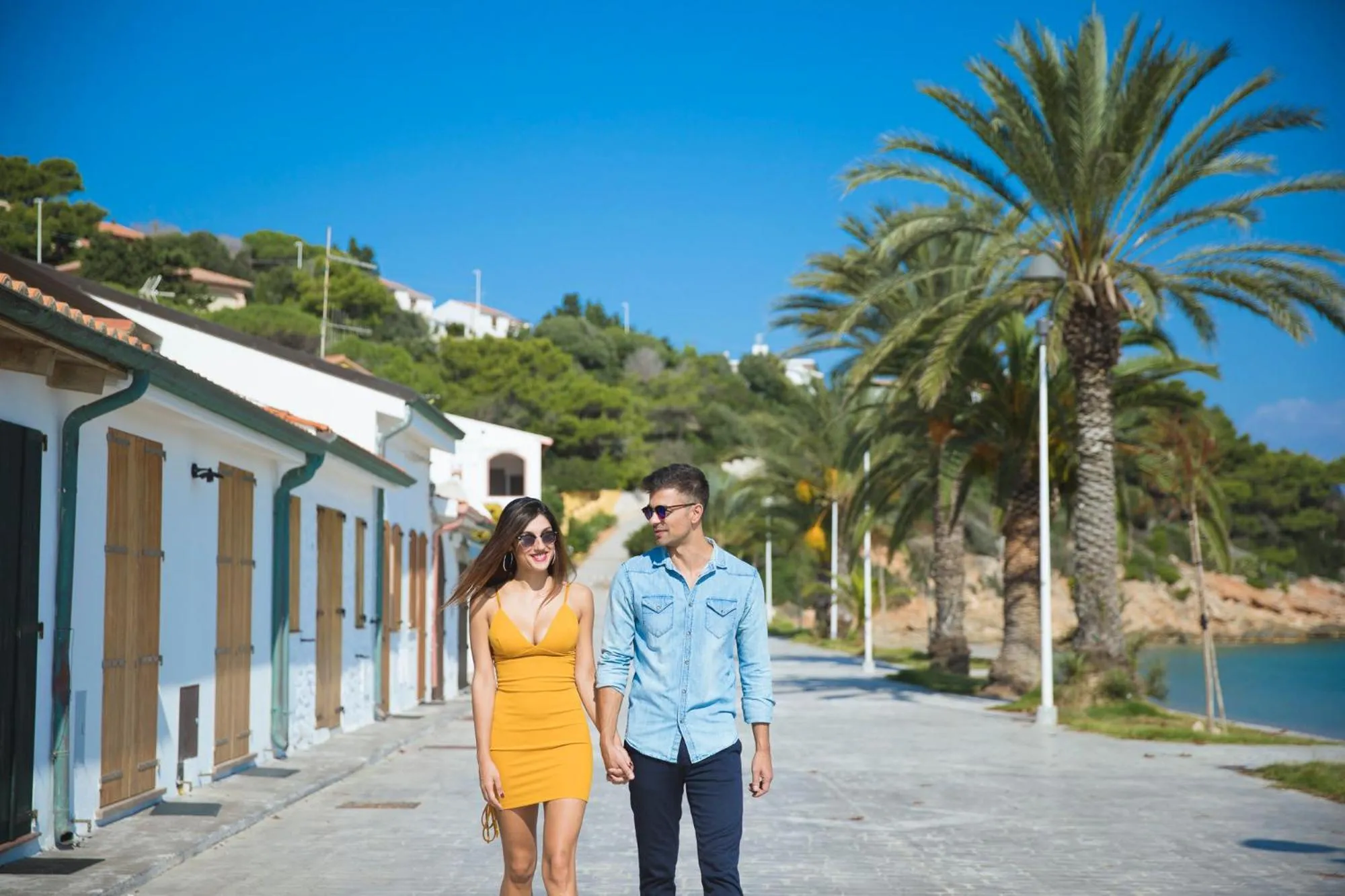 People in Lu' Hotel Maladroxia