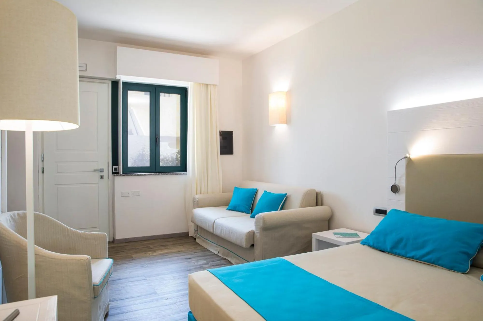 Seating area, Bed in Lu' Hotel Maladroxia