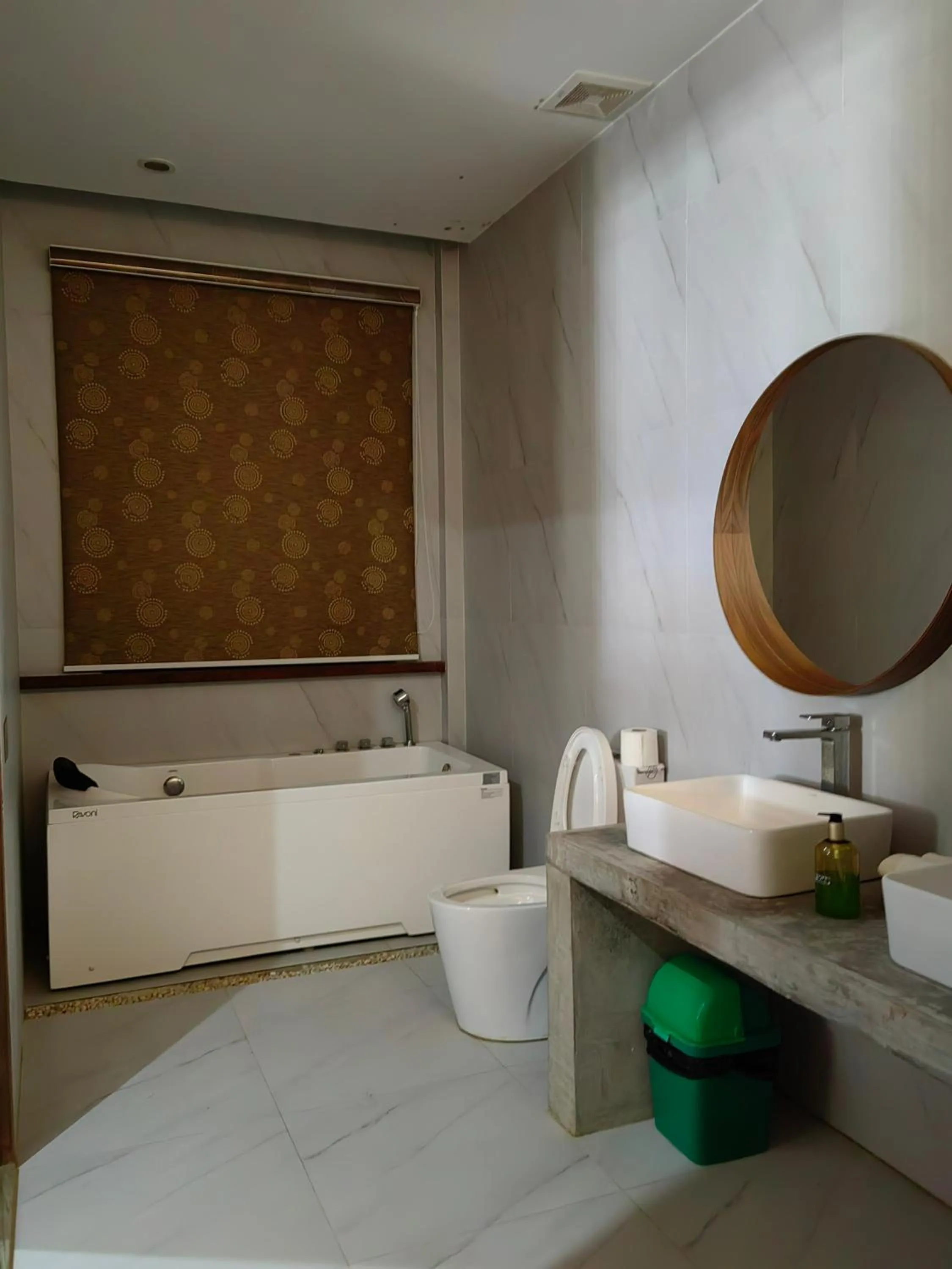 Bath in Orange Pearl Beach Resort