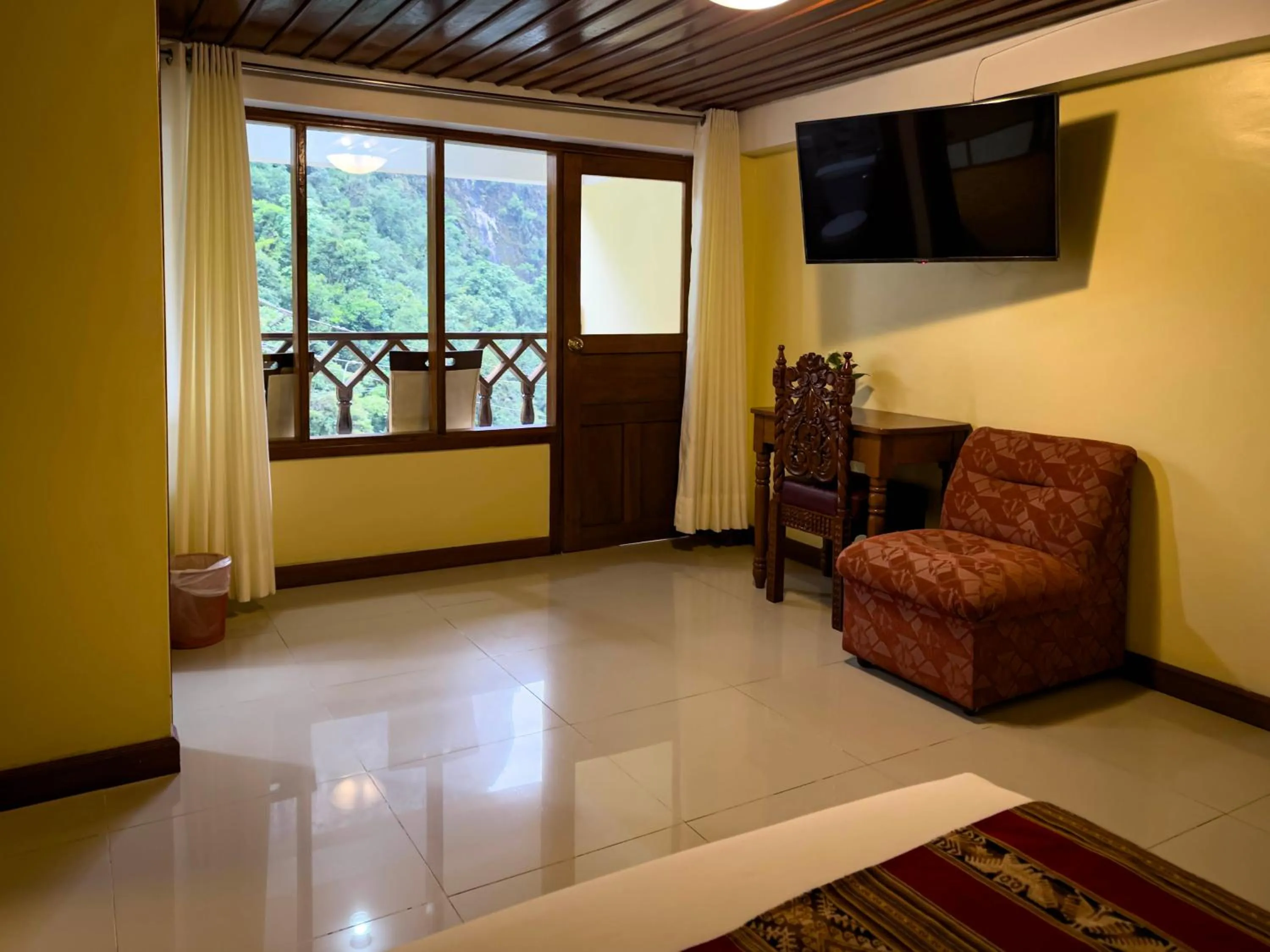 Communal lounge/ TV room in Santuario Machupicchu