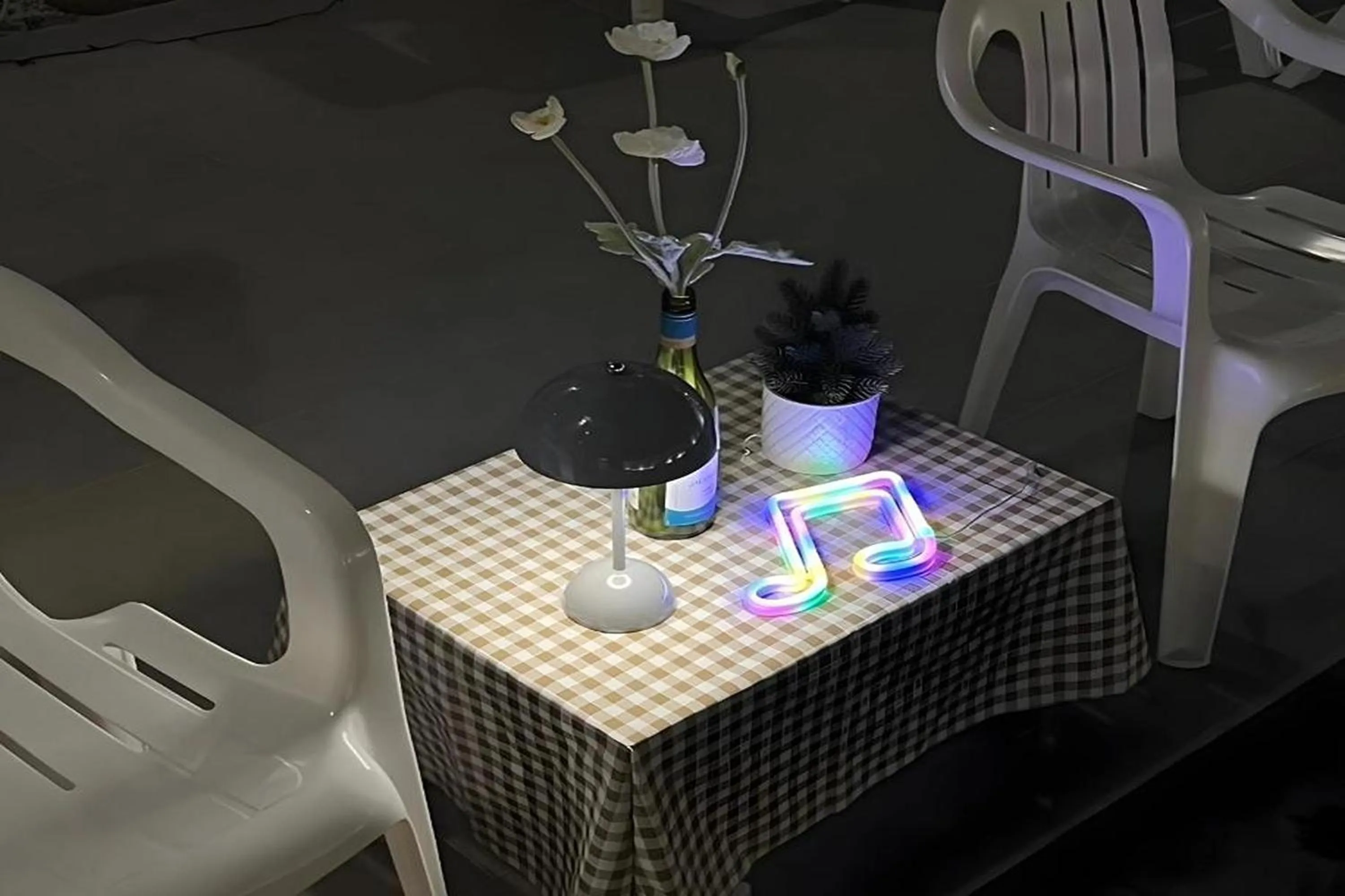 Seating area in BM Pool Villa Pattaya