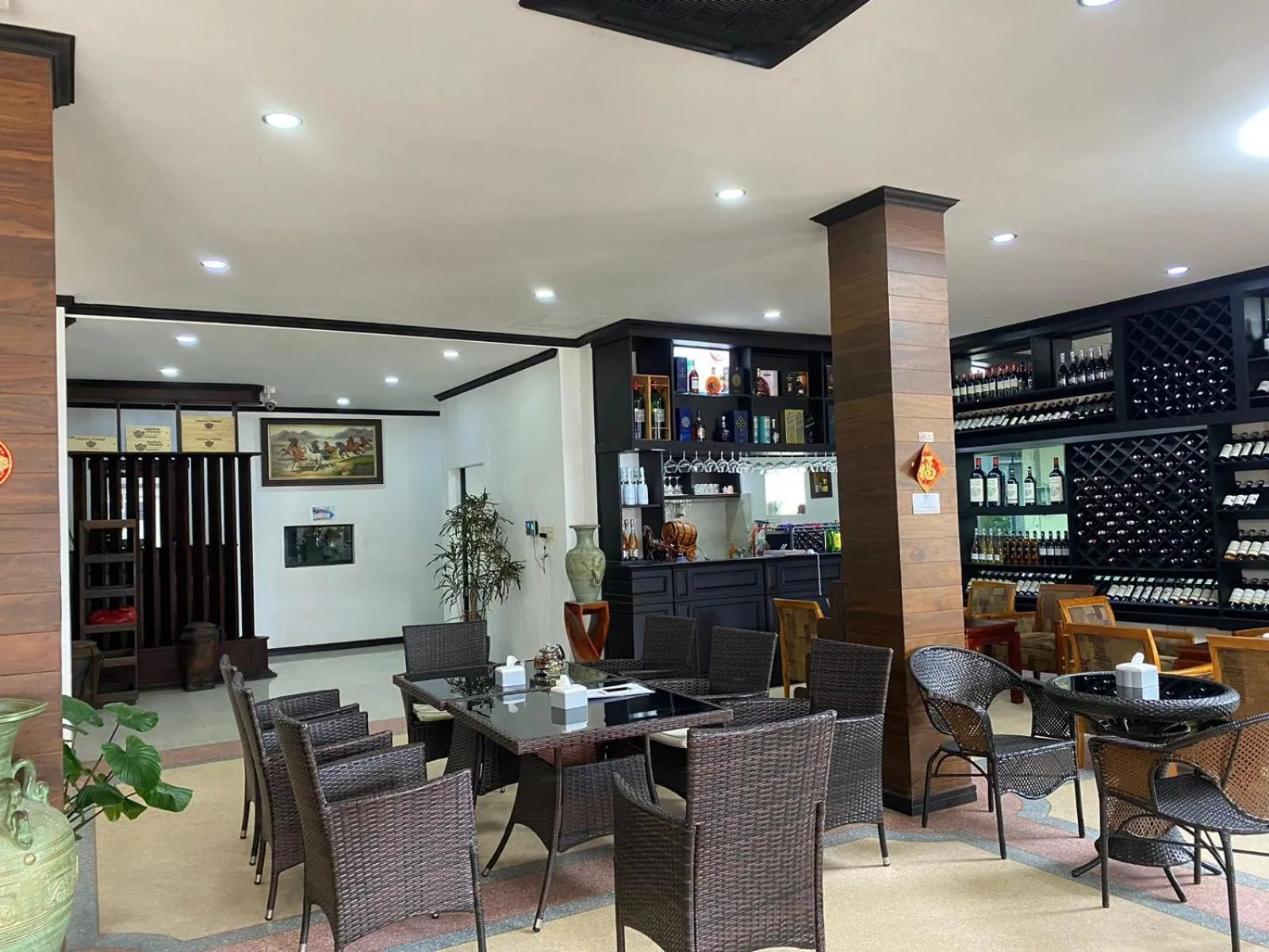 SUBINH HOTEL AND RESTAURANT