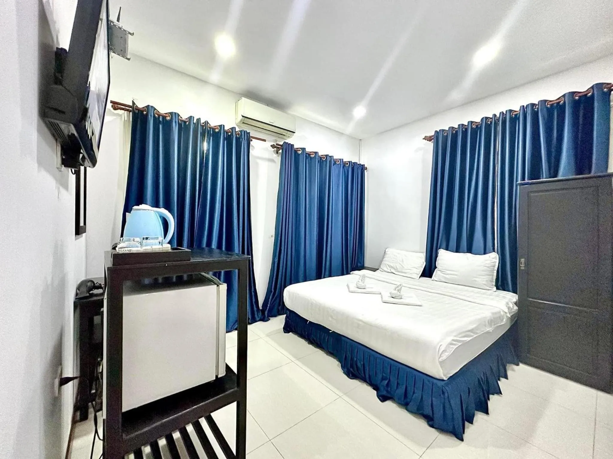 Bed in SUBINH HOTEL AND RESTAURANT