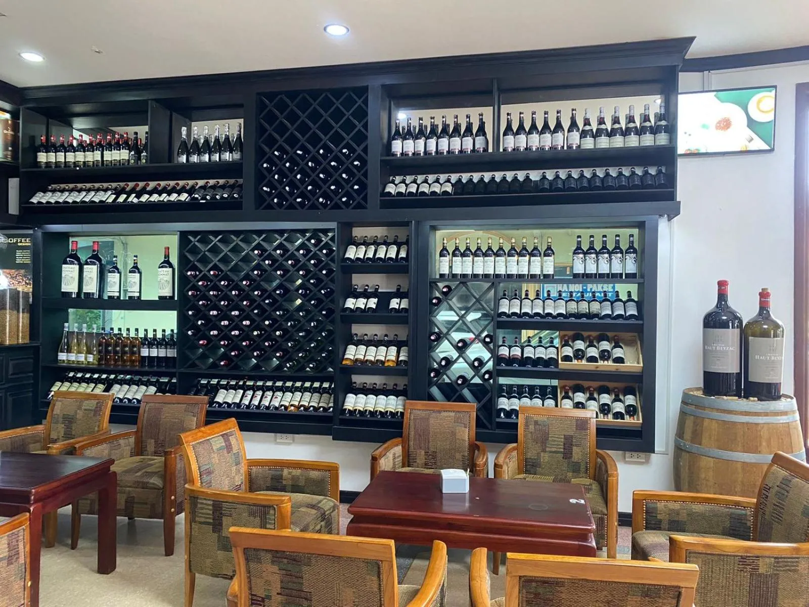 Restaurant/places to eat in SUBINH HOTEL AND RESTAURANT