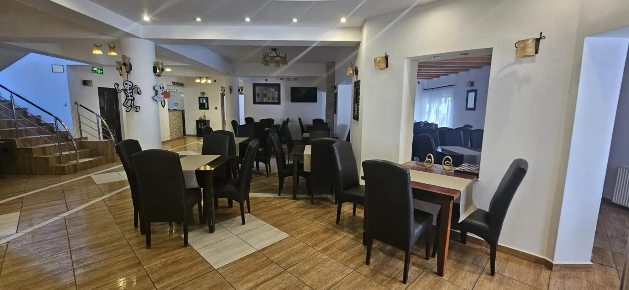 Restaurant/places to eat in Hotel Bran Stoker