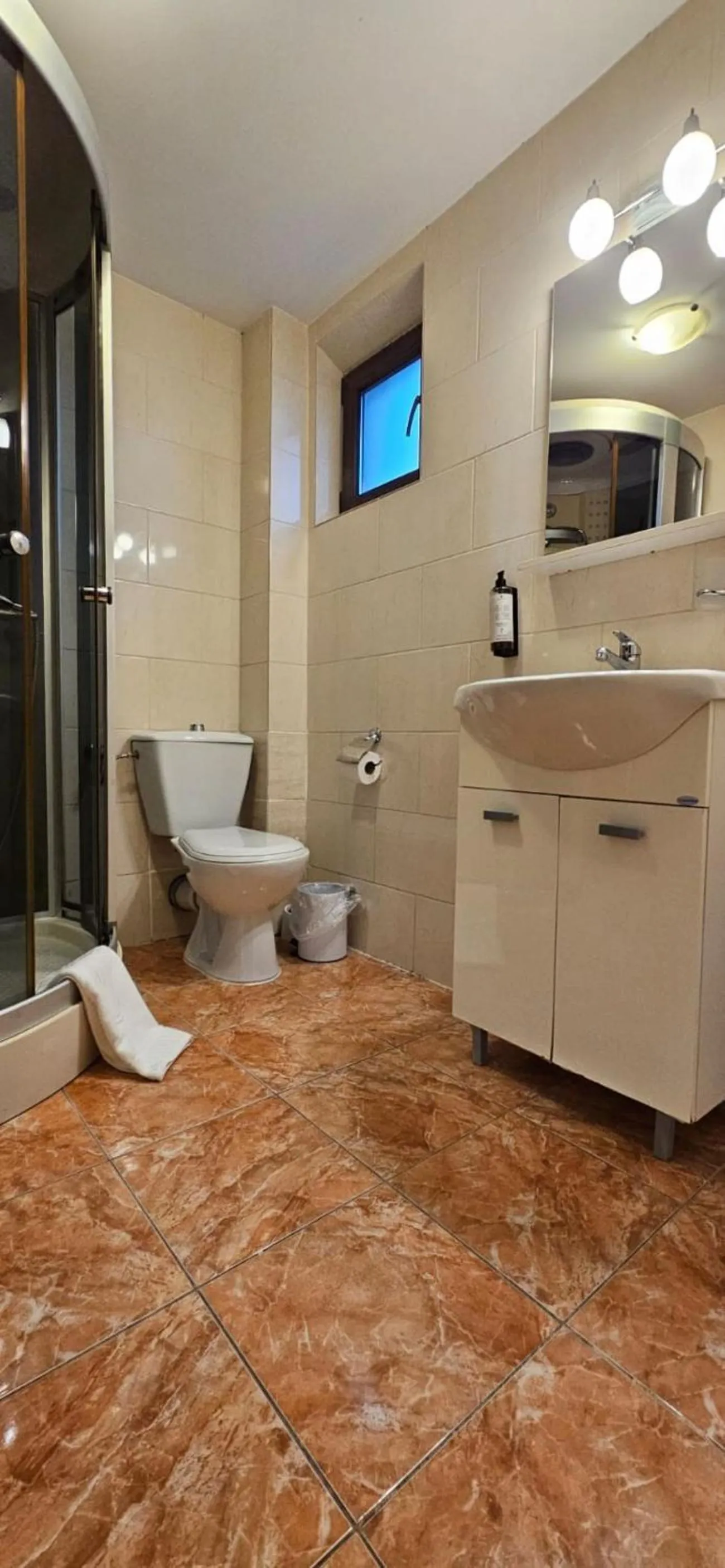 Bathroom in Hotel Bran Stoker