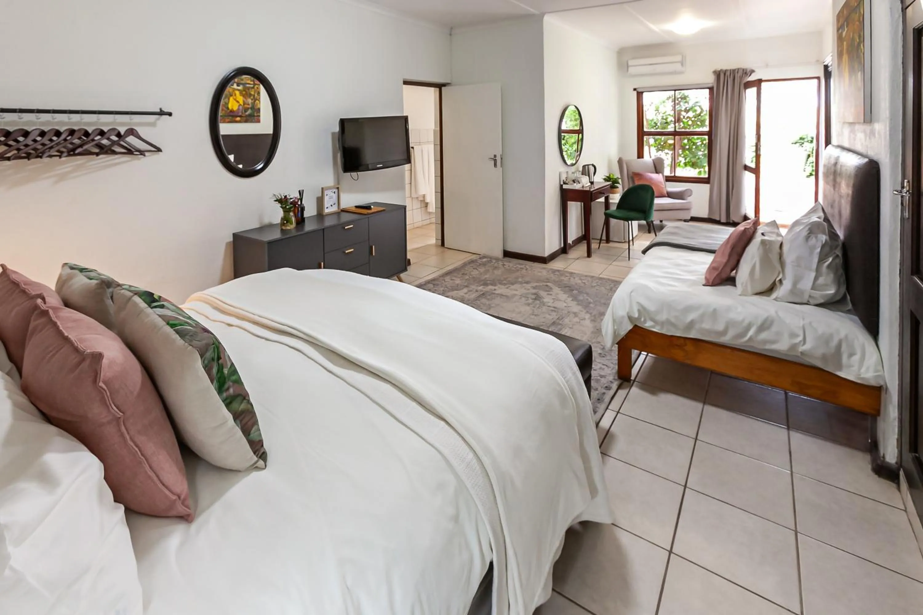 Bed in Leipzig Country House & Winery