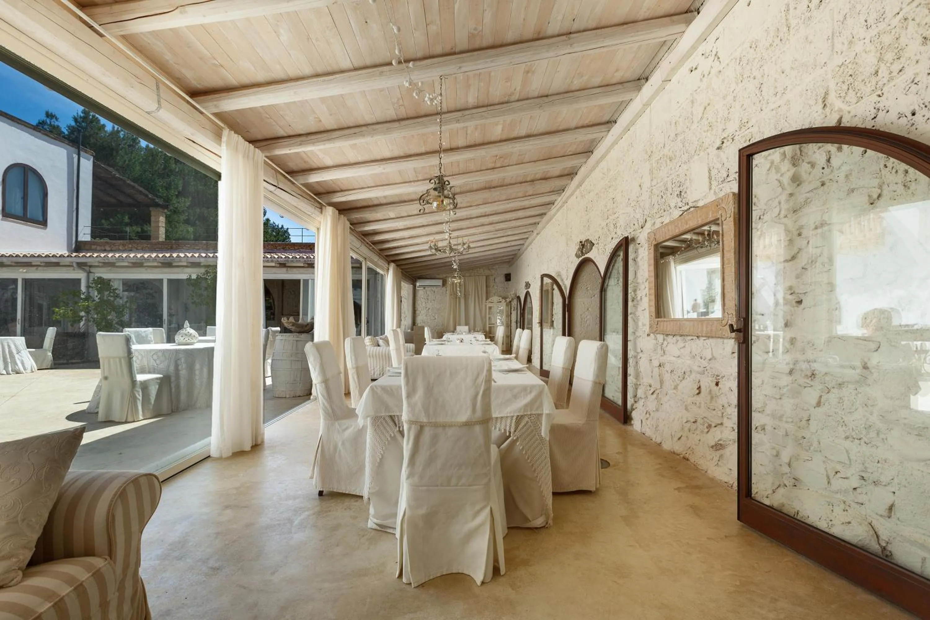 Dining area in Masseria Cucuruzza Boutique Hotel