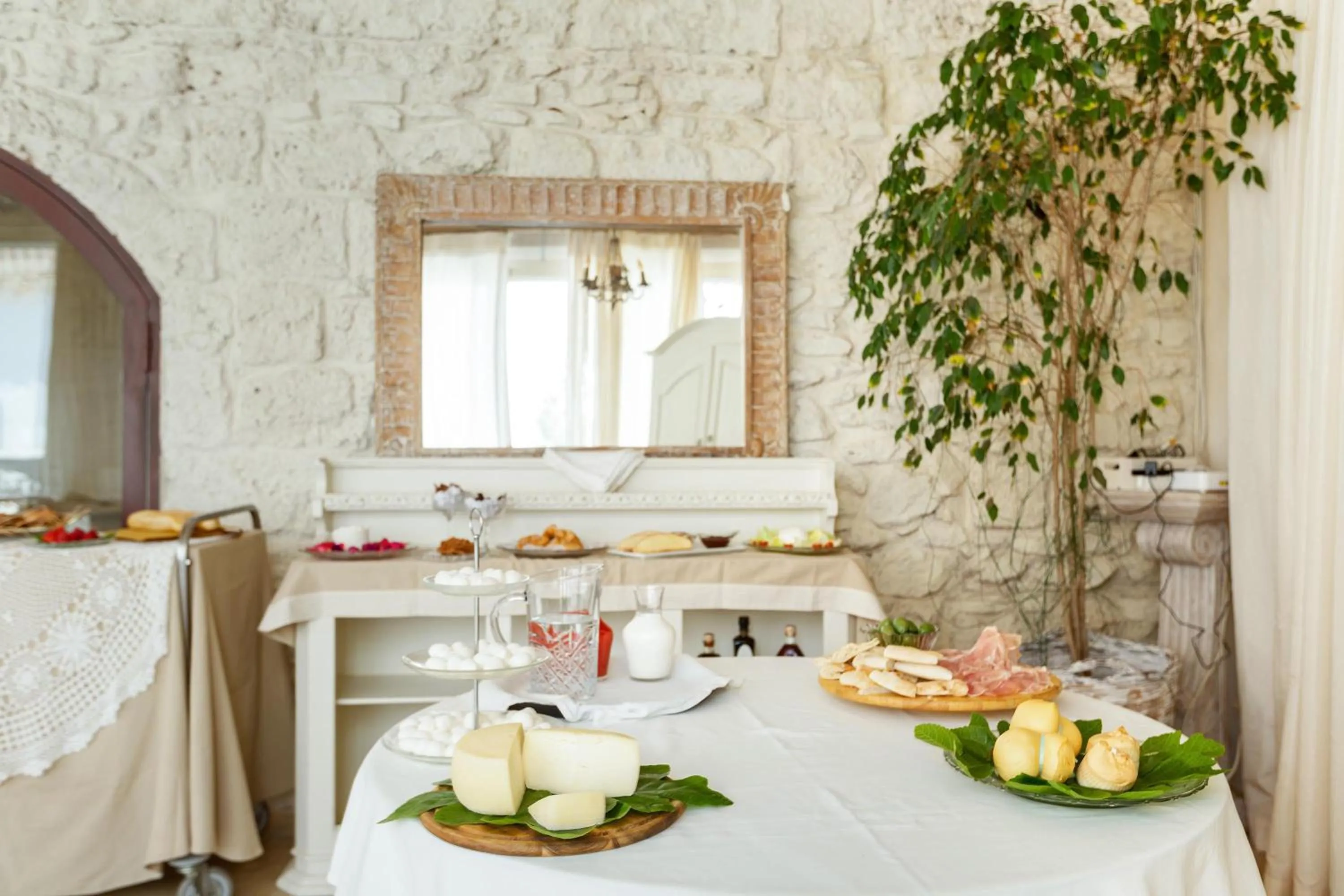 Food and drinks in Masseria Cucuruzza Boutique Hotel
