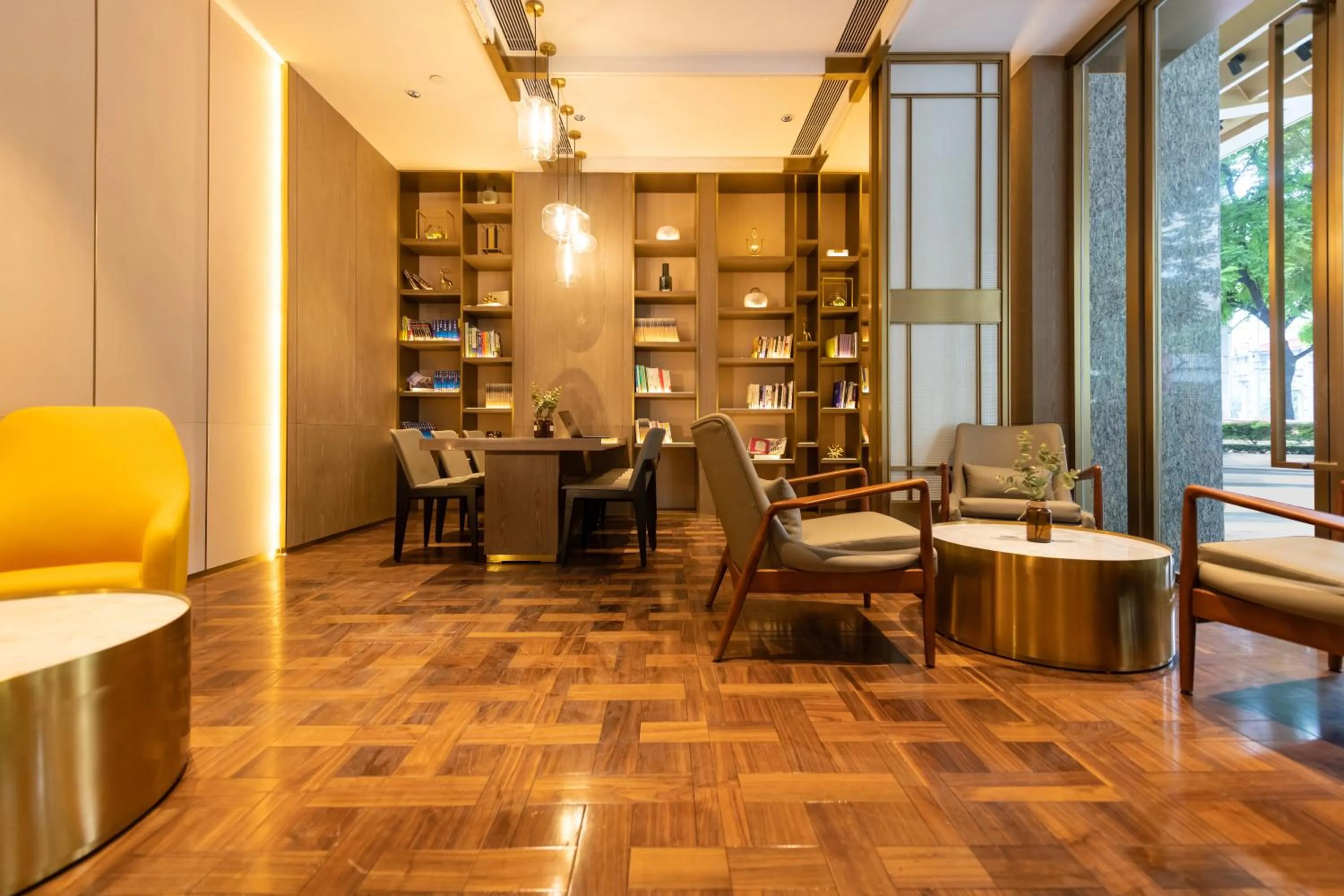 Lobby or reception in Echarm Plus International Hotel Ouzhuang Metro Station Branch - Free Deliver Service to Canton Fair Complex During Canton Fair Period