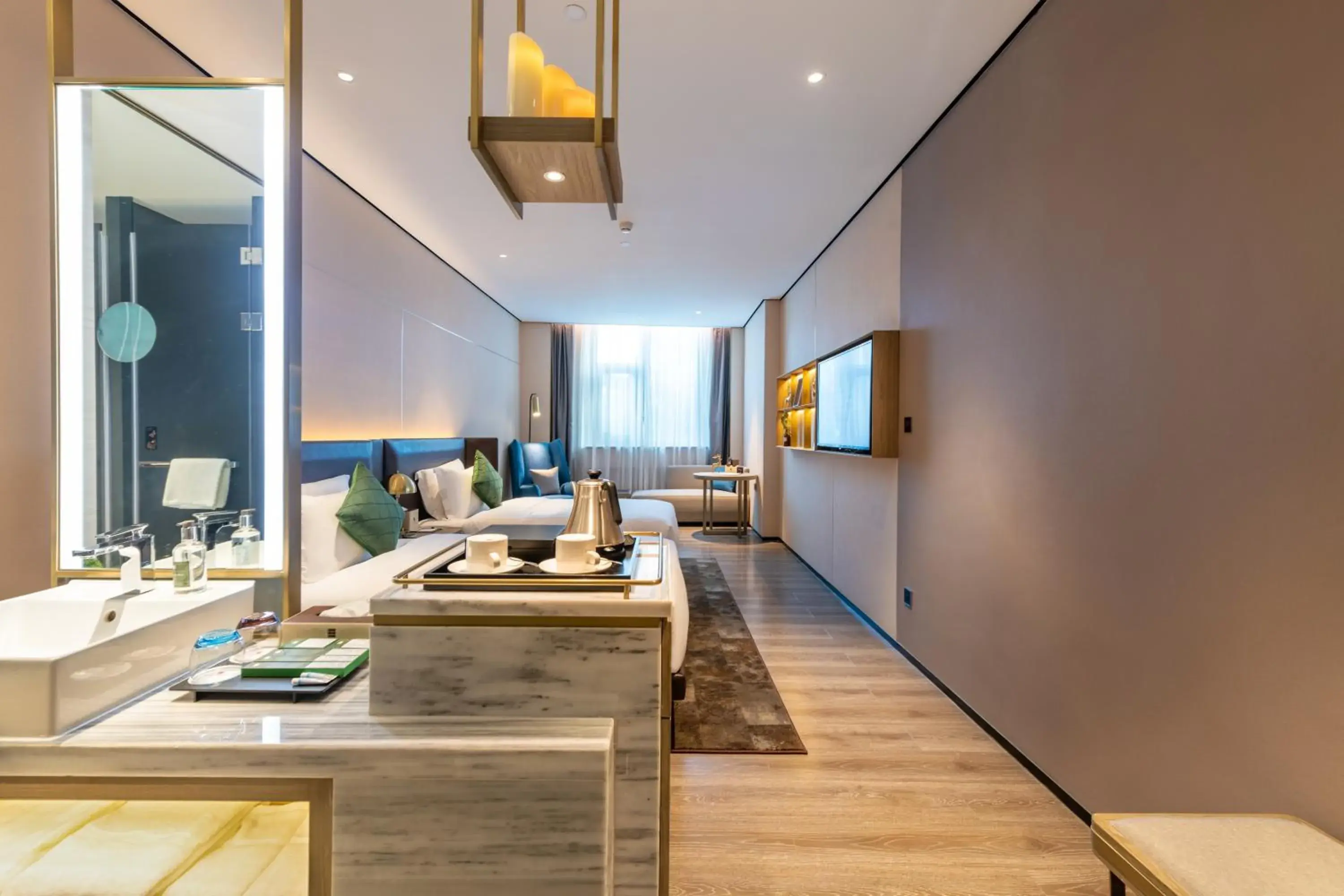 Deluxe Twin Room in Echarm Plus International Hotel Ouzhuang Metro Station Branch - Free Deliver Service to Canton Fair Complex During Canton Fair Period Deluxe Twin Room in Echarm Plus International Hotel Ouzhuang Metro Station Branch - Free Deliver Service to Canton Fair Complex During Canton Fair Period