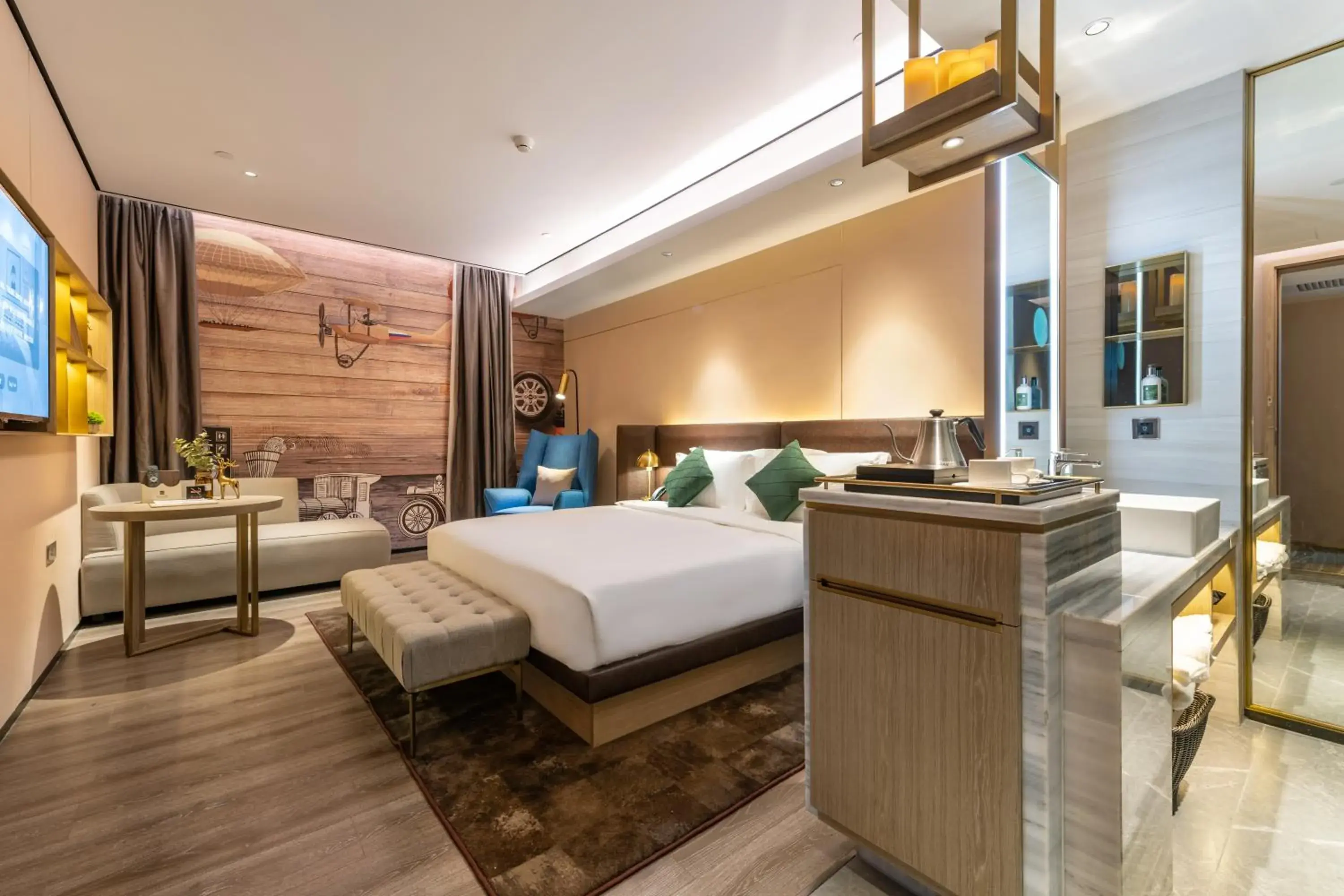 Yiju Queen Room in Echarm Plus International Hotel Ouzhuang Metro Station Branch - Free Deliver Service to Canton Fair Complex During Canton Fair Period Yiju Queen Room in Echarm Plus International Hotel Ouzhuang Metro Station Branch - Free Deliver Service to Canton Fair Complex During Canton Fair Period