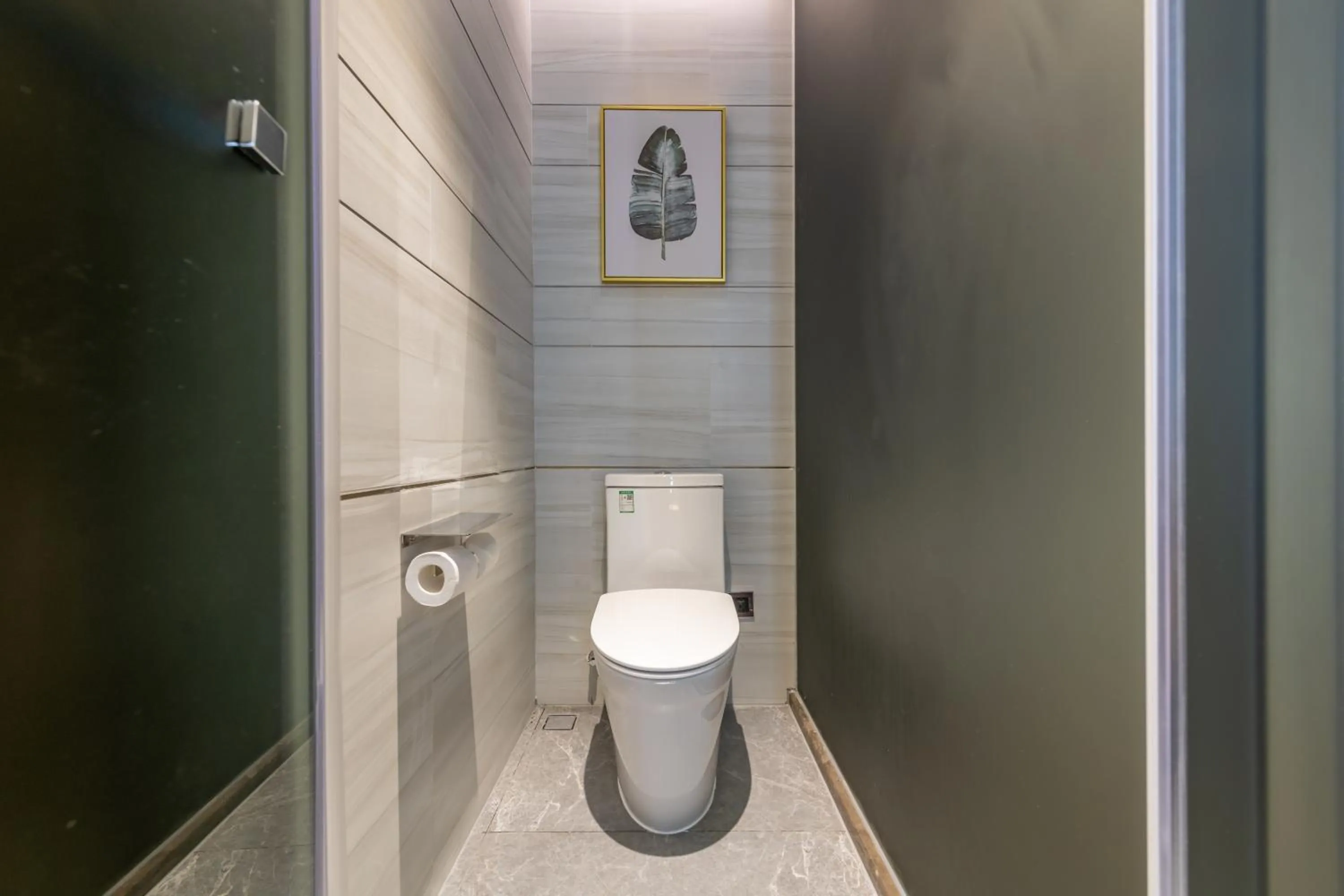 Shower in Echarm Plus International Hotel Ouzhuang Metro Station Branch - Free Deliver Service to Canton Fair Complex During Canton Fair Period