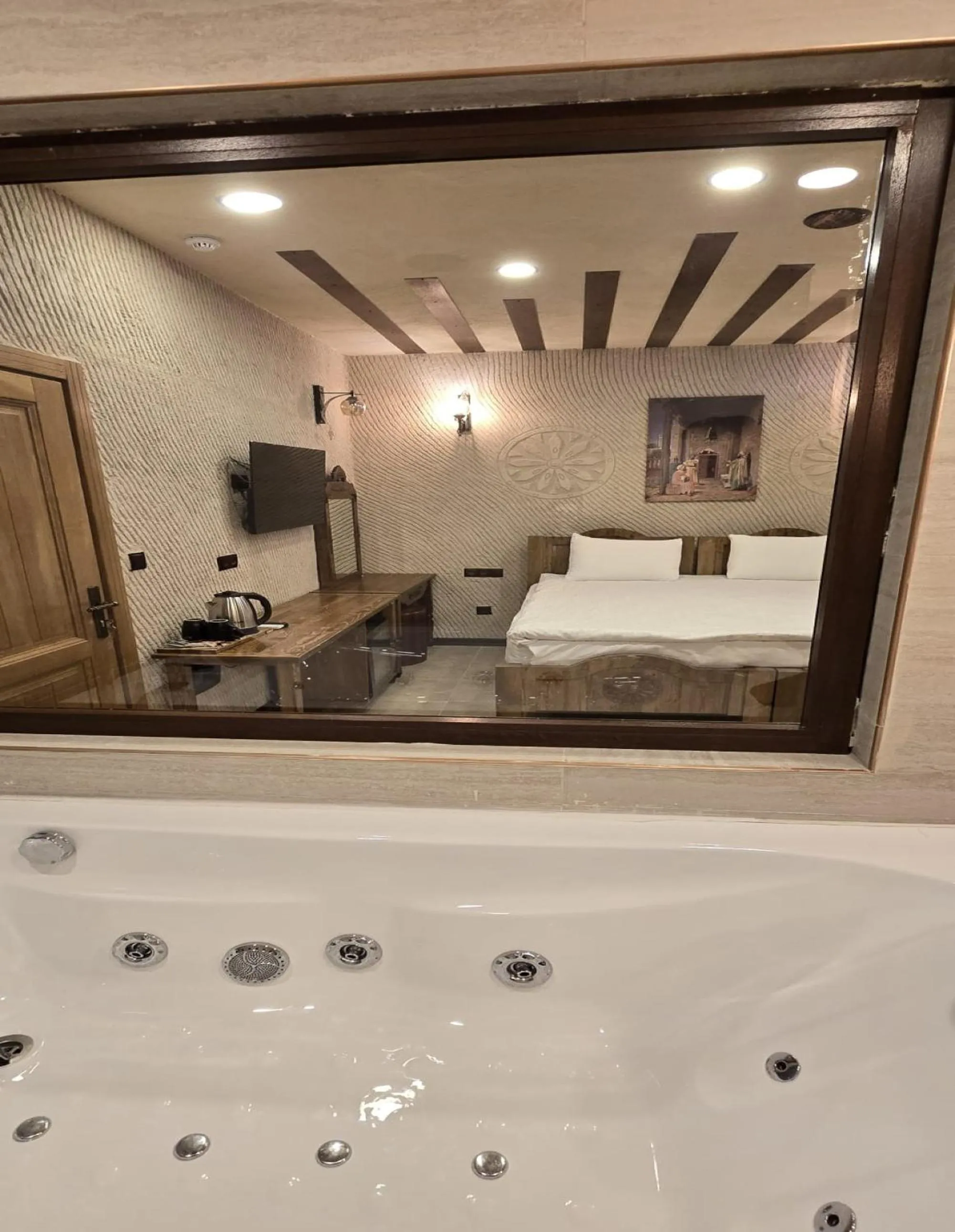 Bed in İncebey Konak Cappadocia