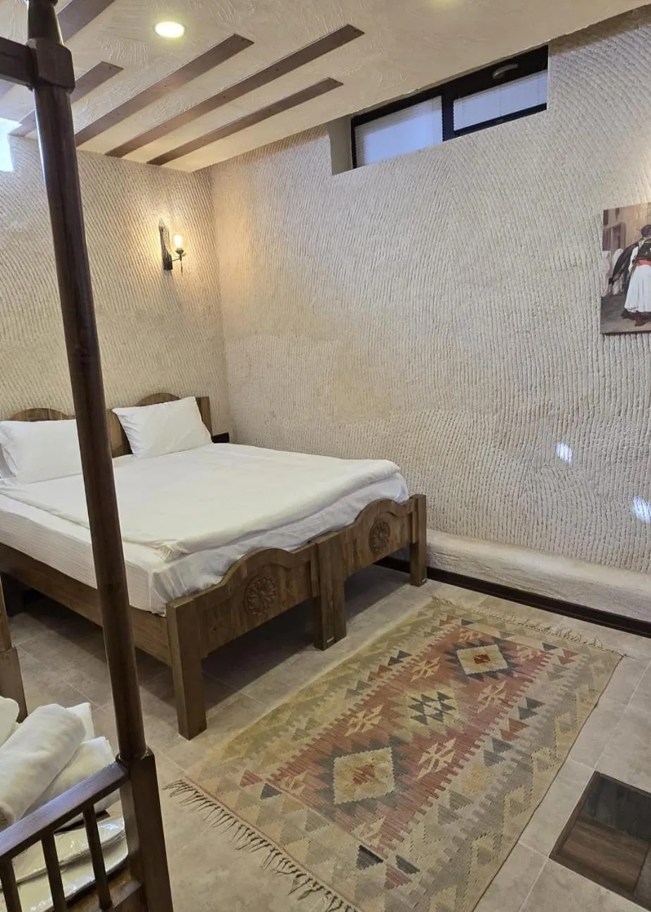 Bed in İncebey Konak Cappadocia