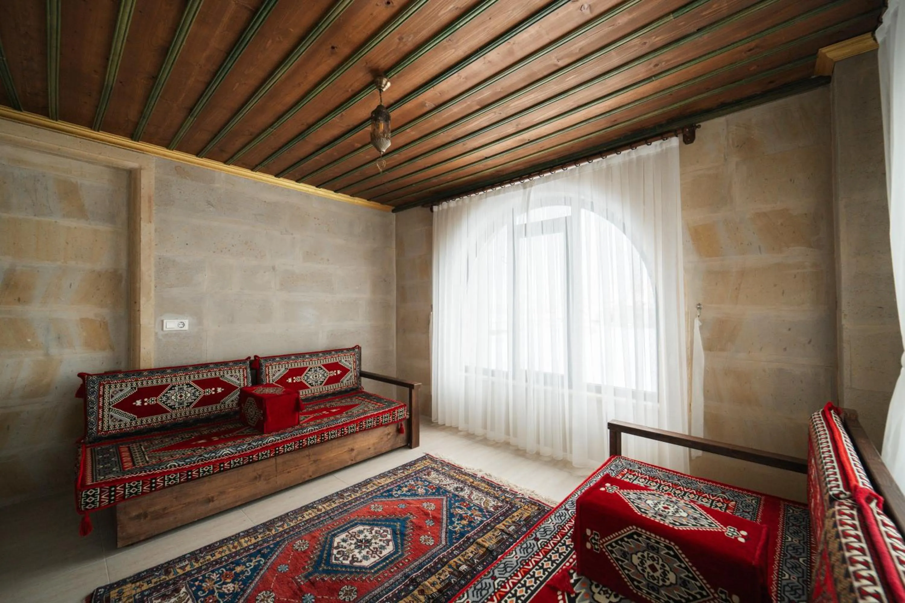 Bed in İncebey Konak Cappadocia