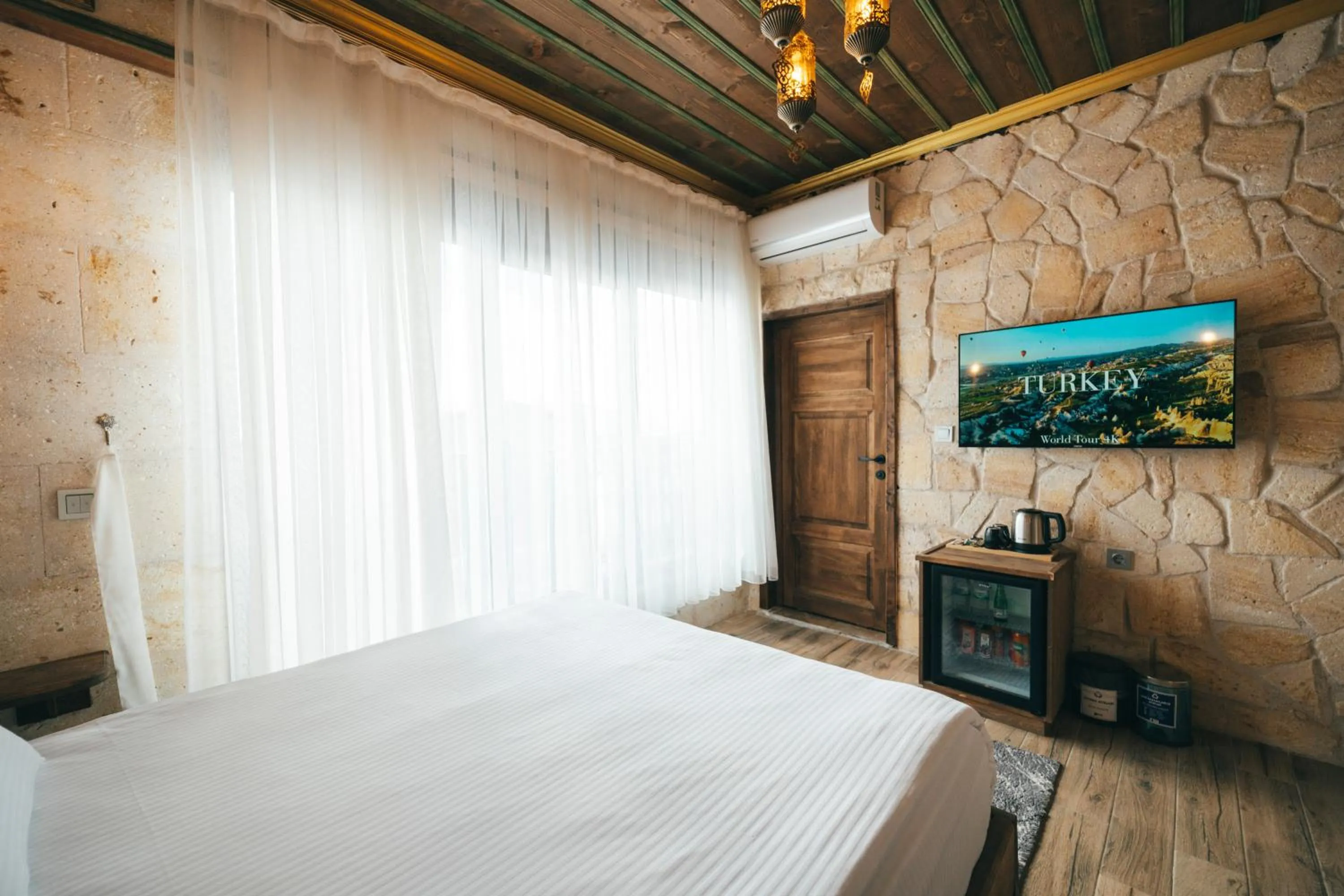 Bed in İncebey Konak Cappadocia