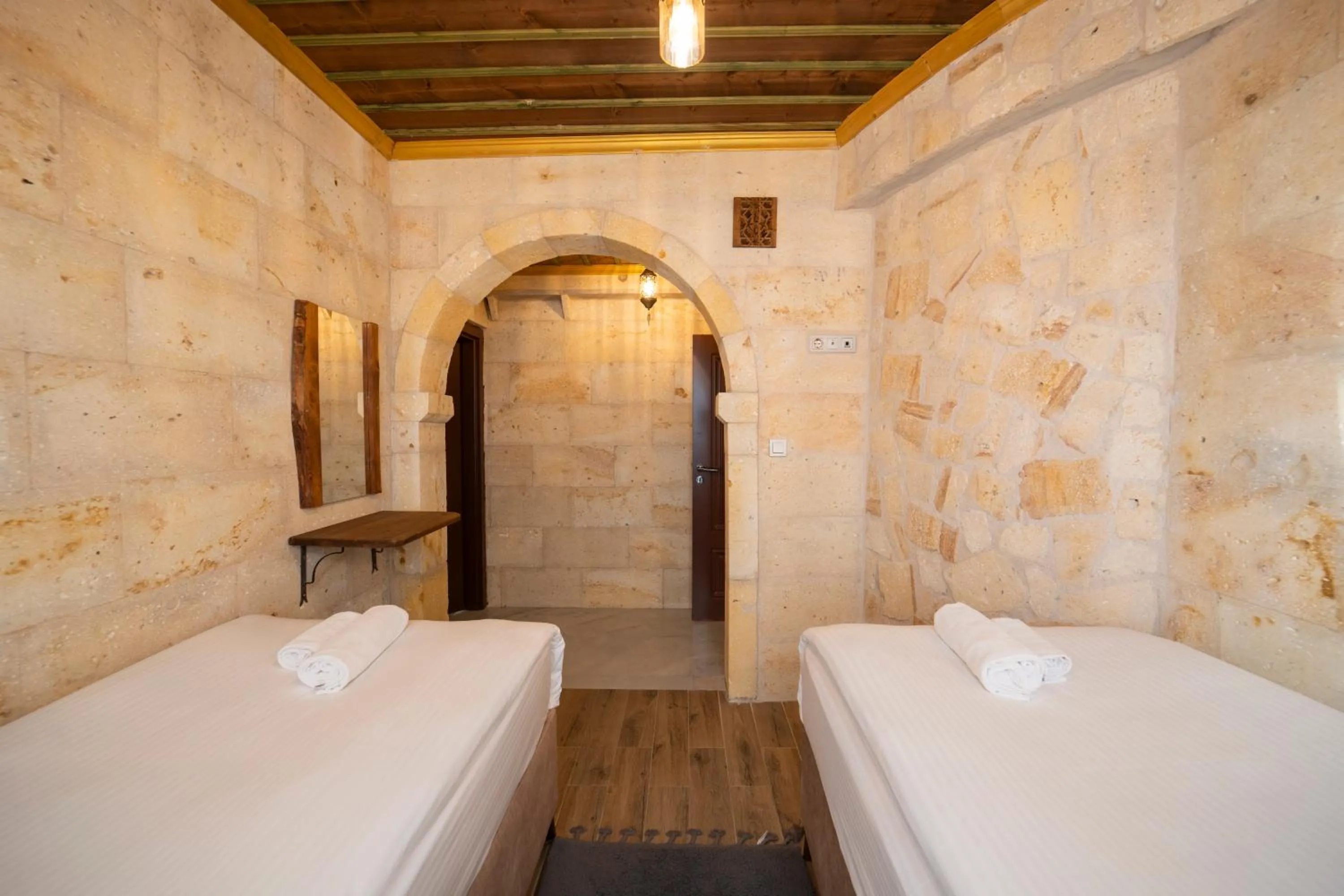 Bed in İncebey Konak Cappadocia