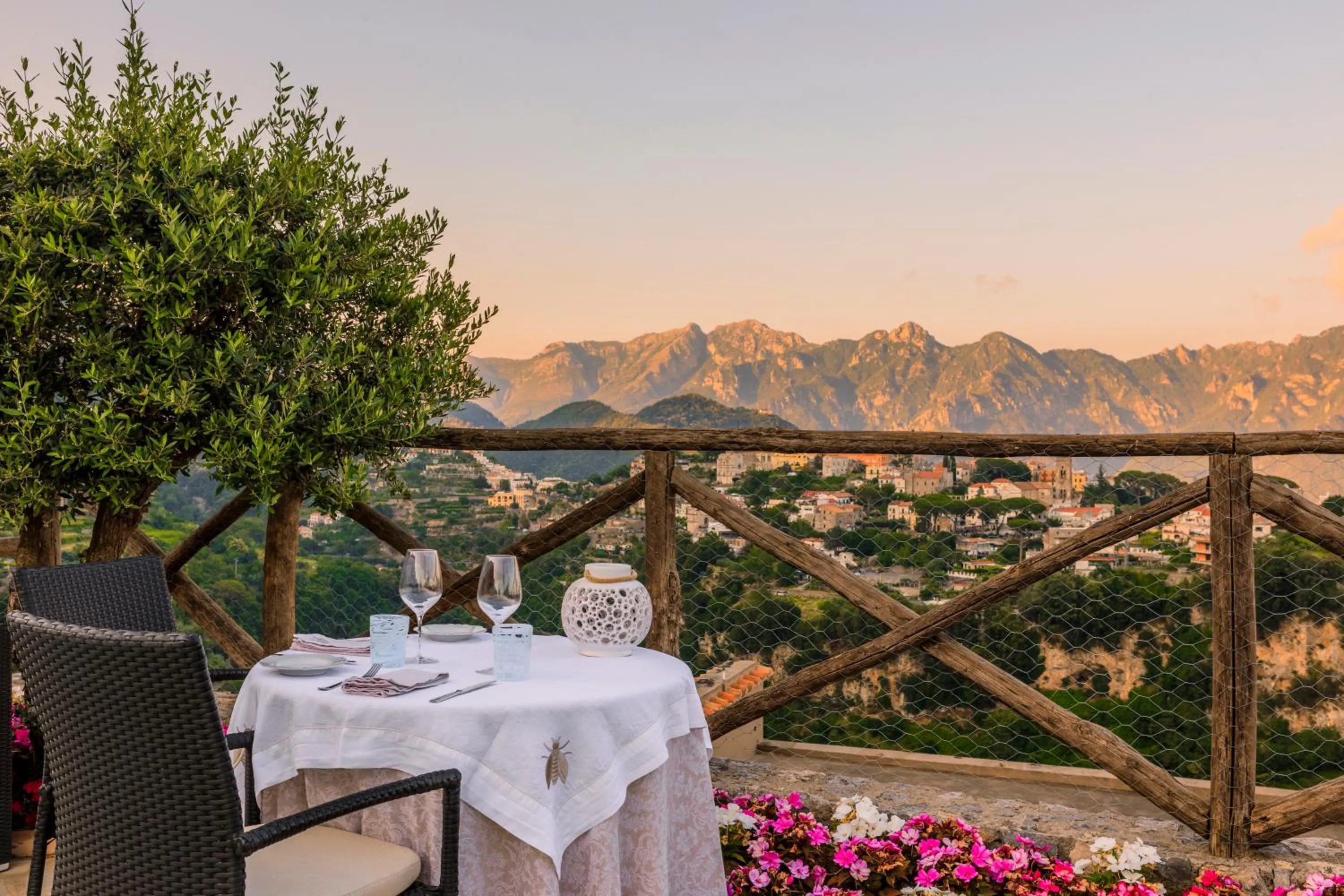 Restaurant/places to eat in Palazzo Pascal