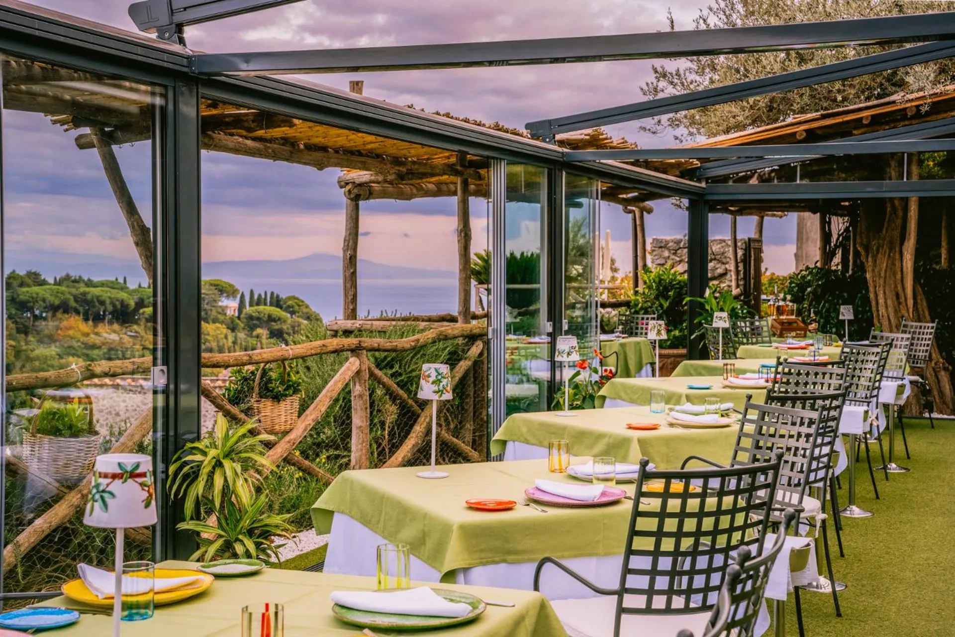 Restaurant/places to eat in Palazzo Pascal