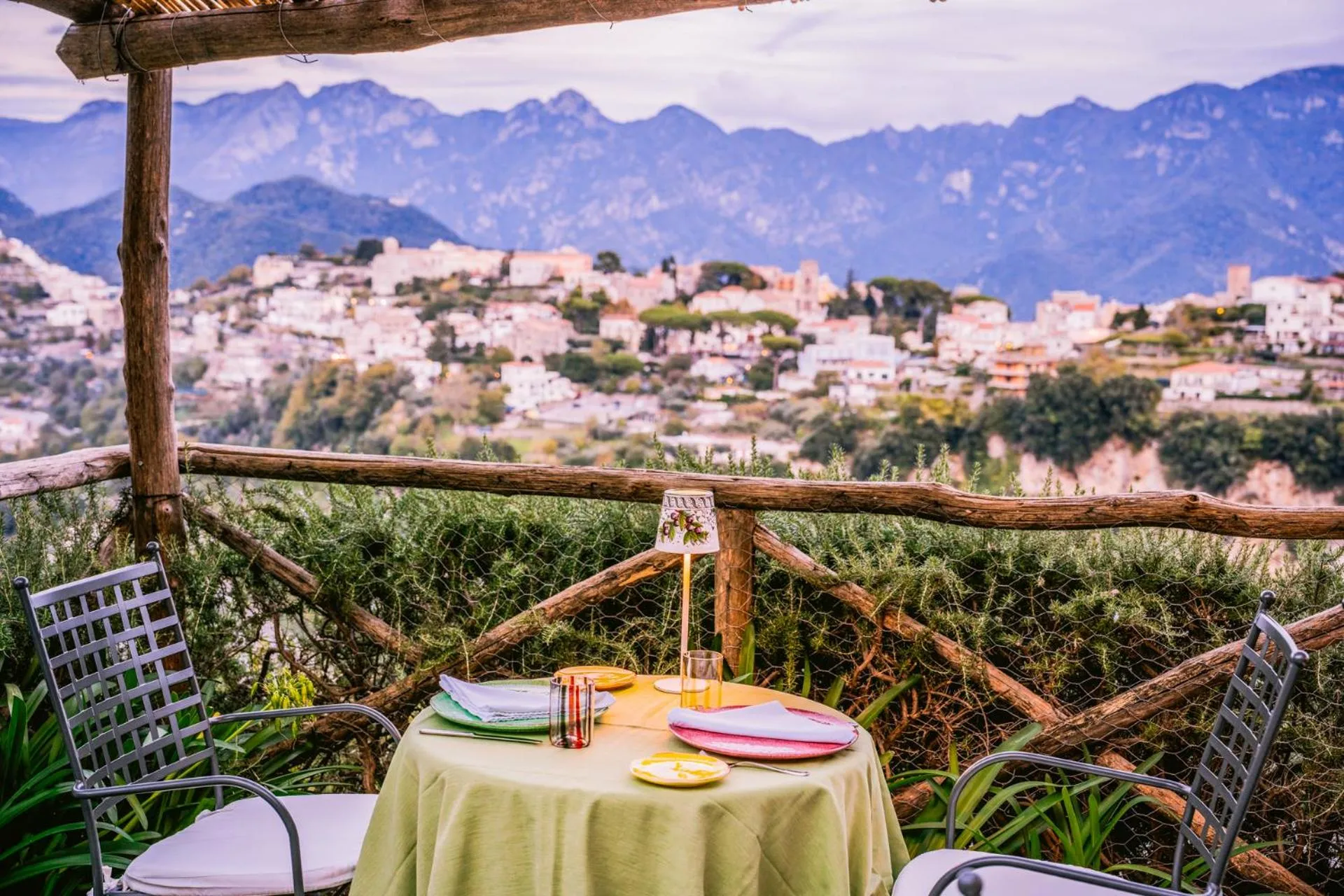 Restaurant/places to eat in Palazzo Pascal