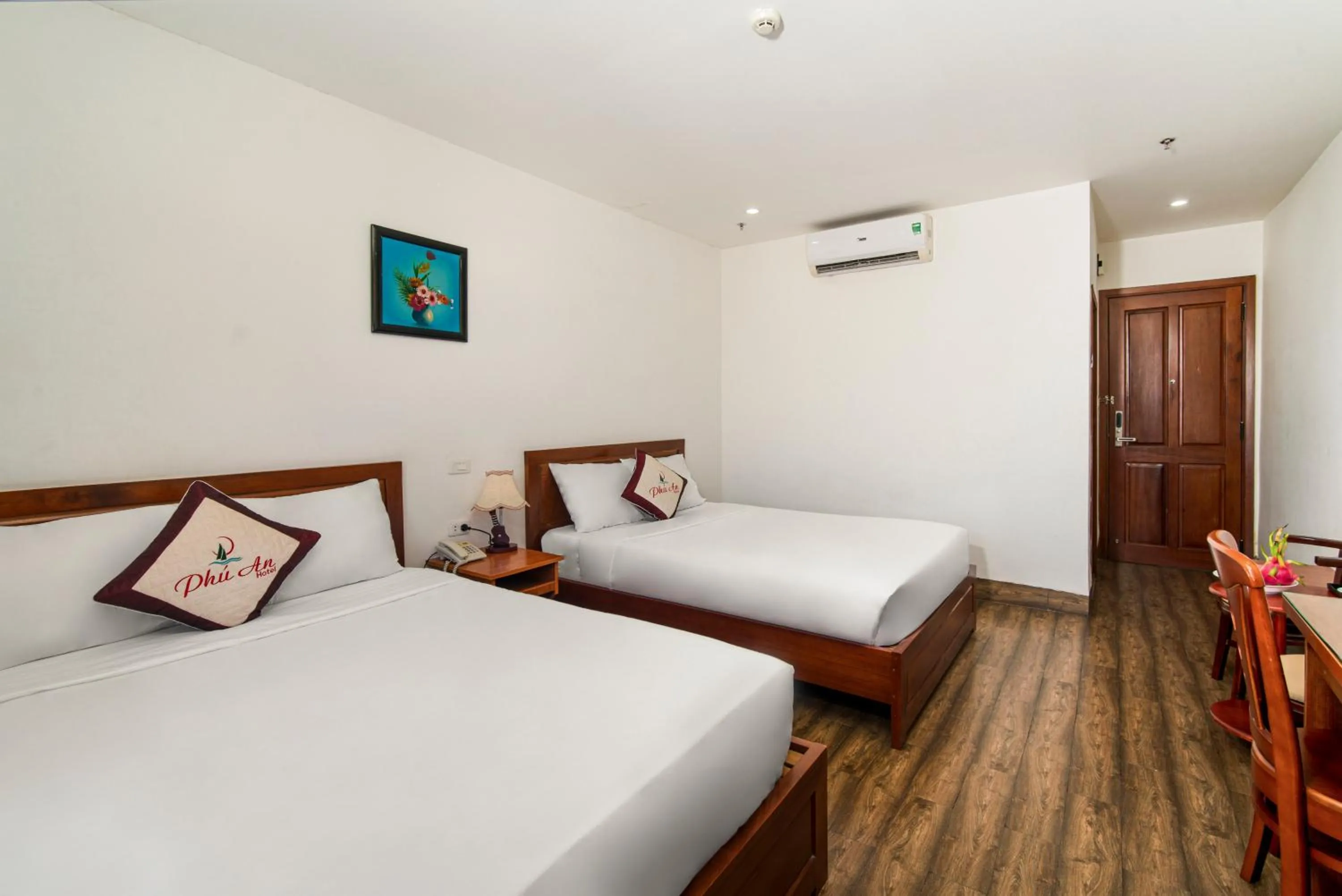 Photo of the whole room, Bed in Phú An Hotel