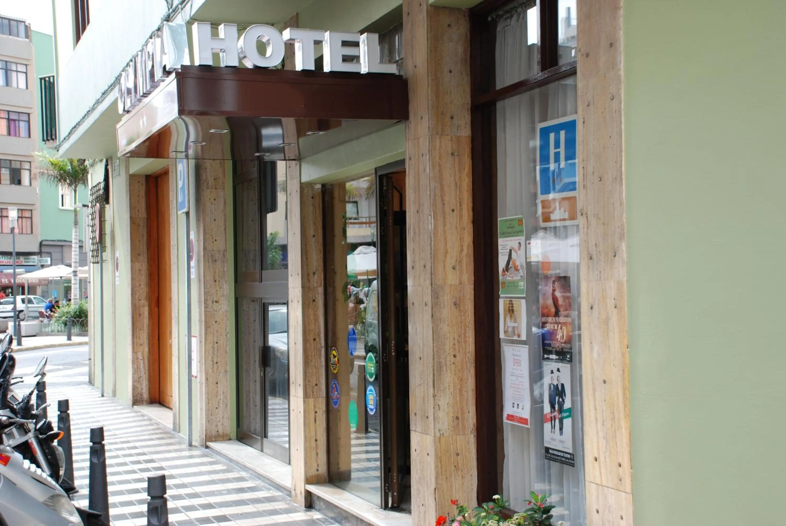 Facade/entrance in Hotel Olympia