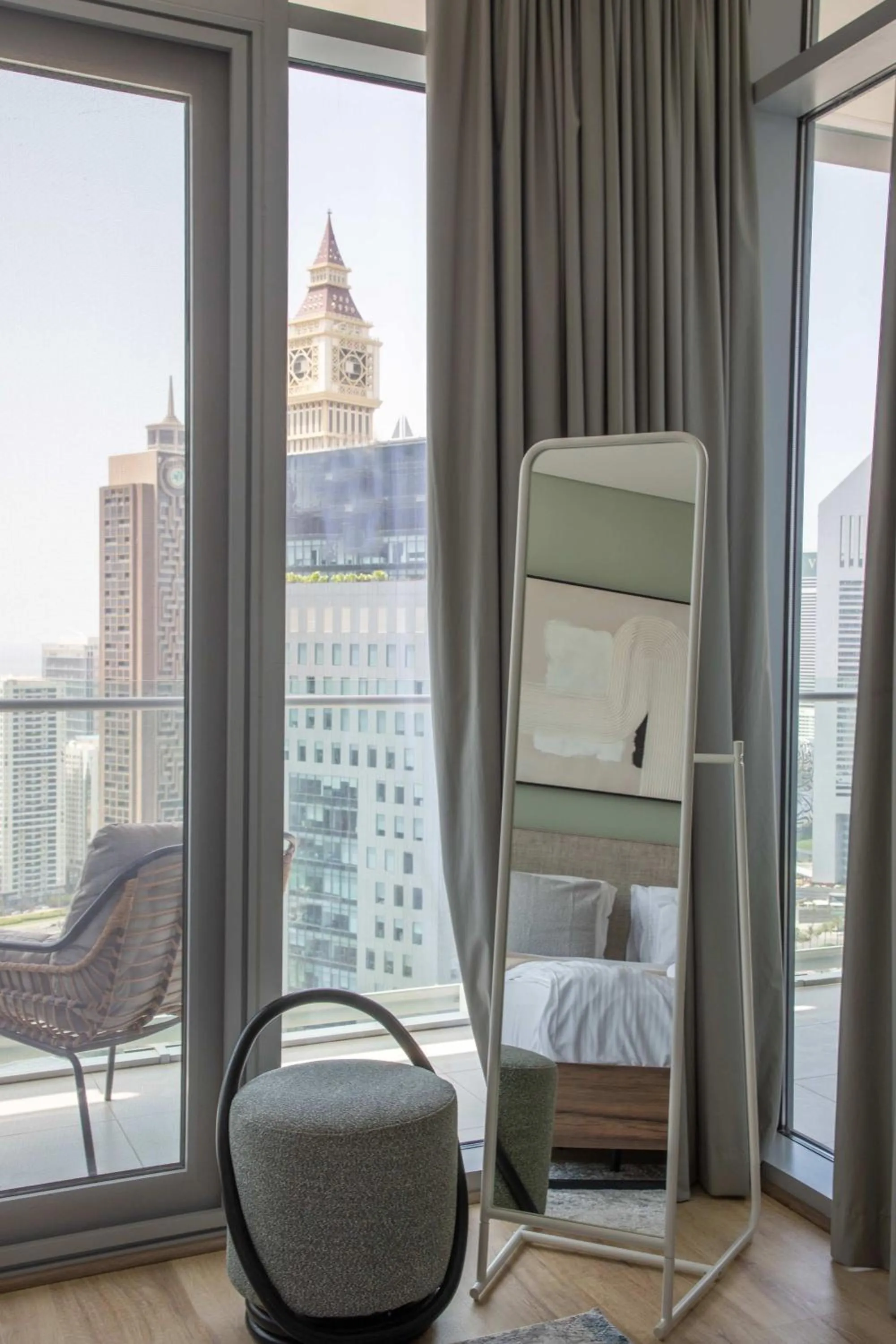 Bed in Frank Porter - Burj Daman
