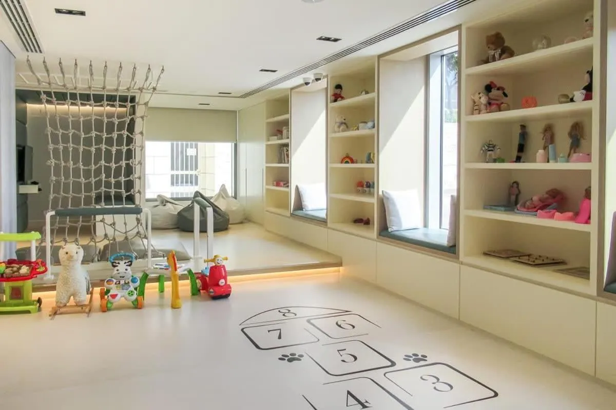 Frank Porter - Burj Daman