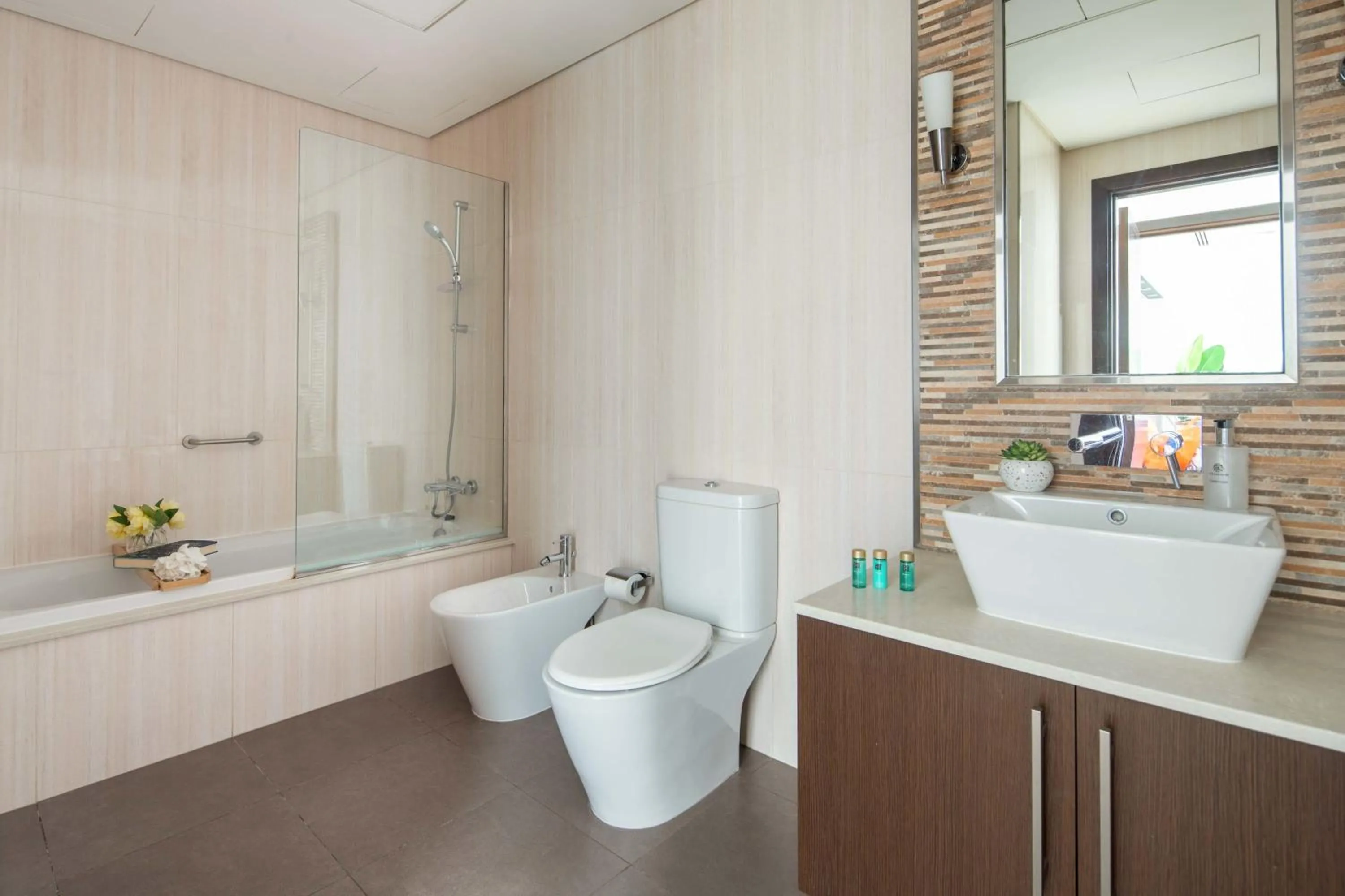 Frank Porter - Burj Daman