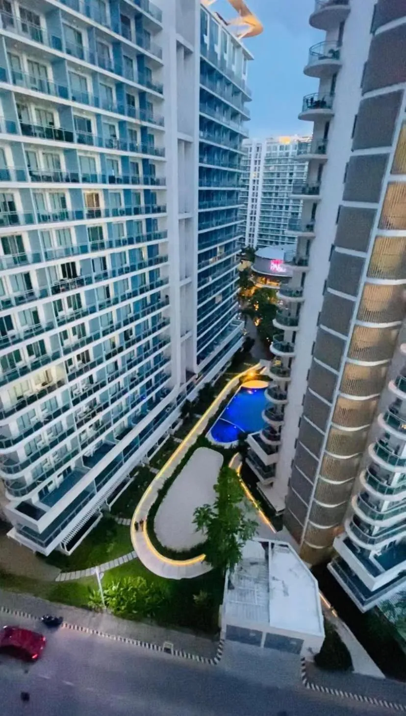 Azure Urban Resort, Bicutan by Cozy Crib by Shey