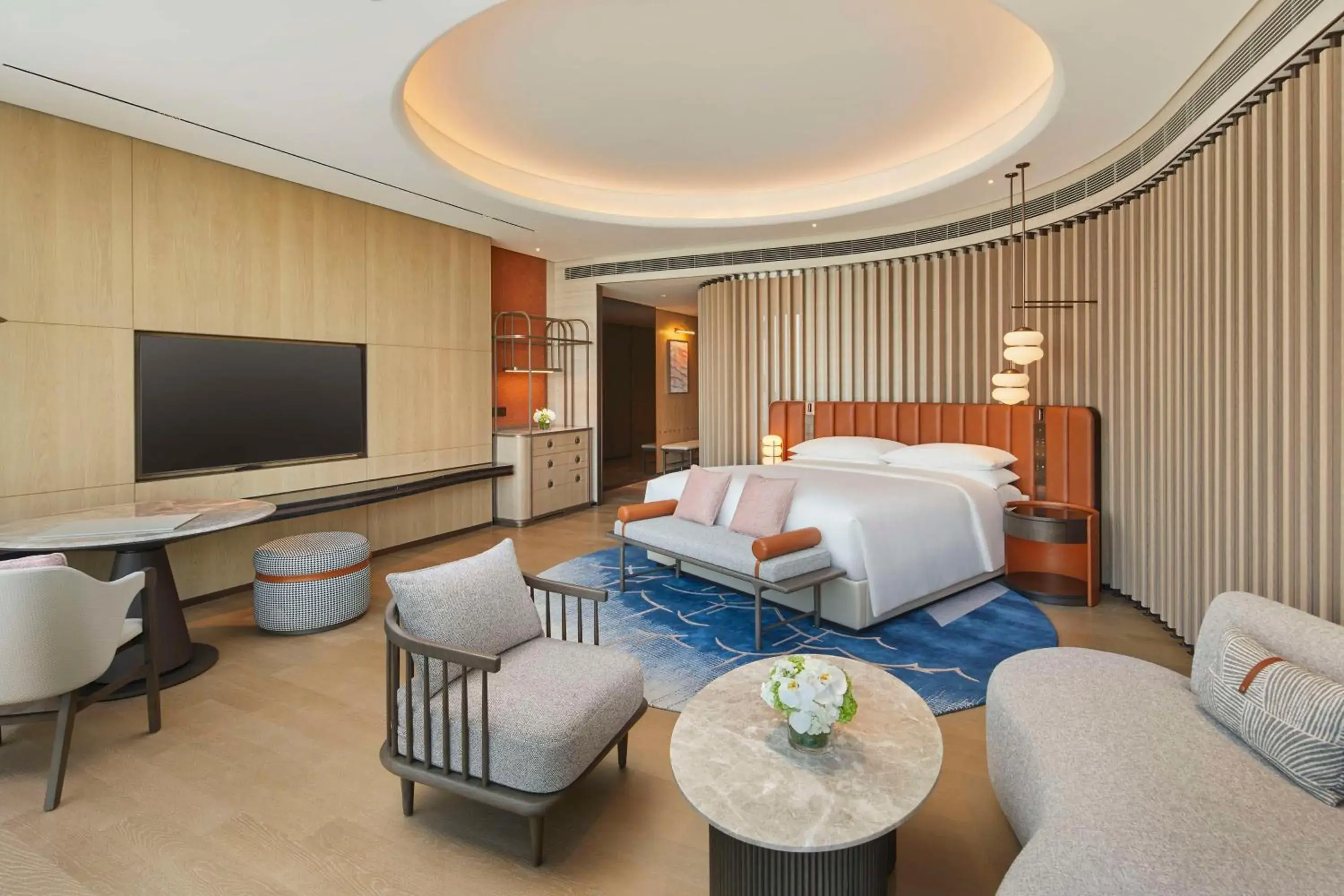 Deluxe King Room with Lake View in Hilton Huzhou Nanxun Deluxe King Room with Lake View in Hilton Huzhou Nanxun