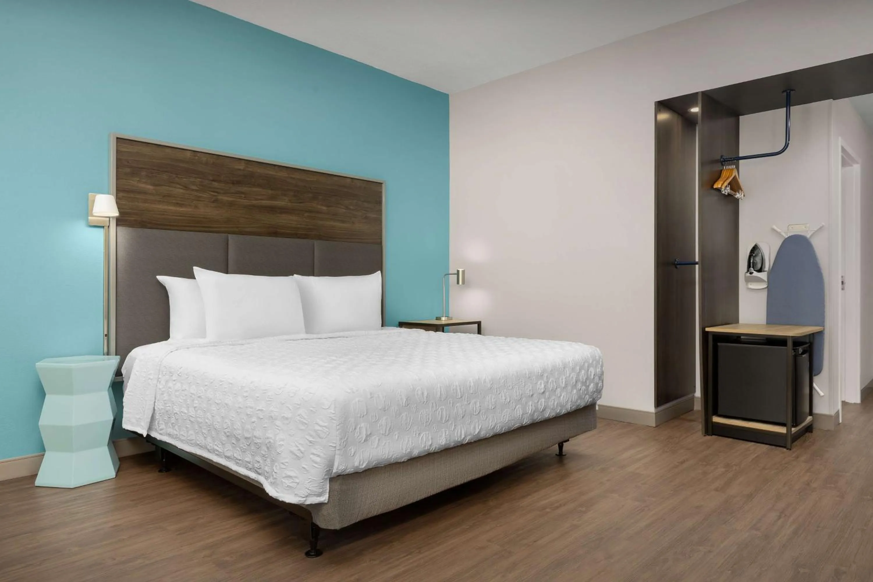 Bed in Tru by Hilton Jacksonville West I 295