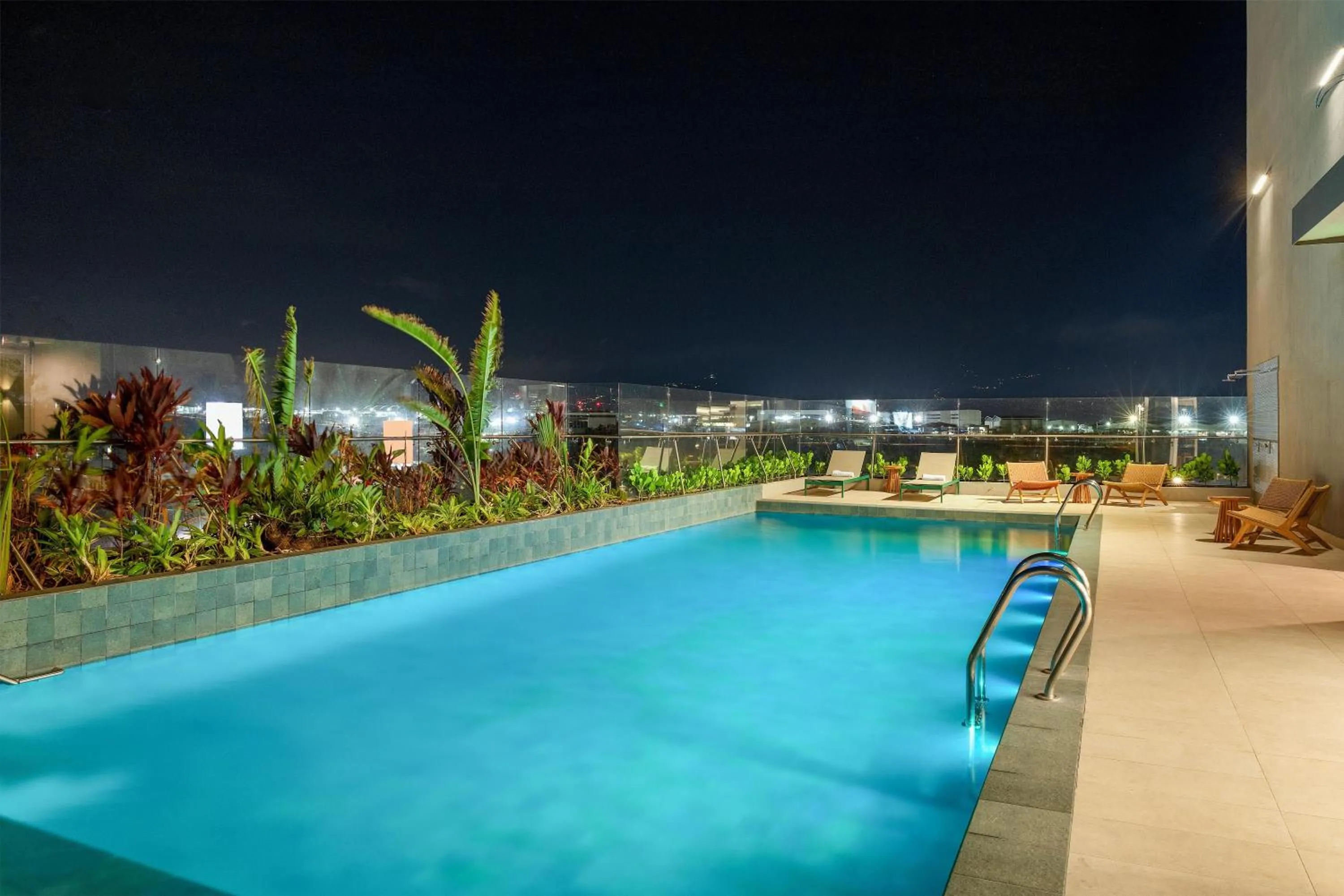 Pool view in Hilton Garden Inn San Jose Airport City Mall
