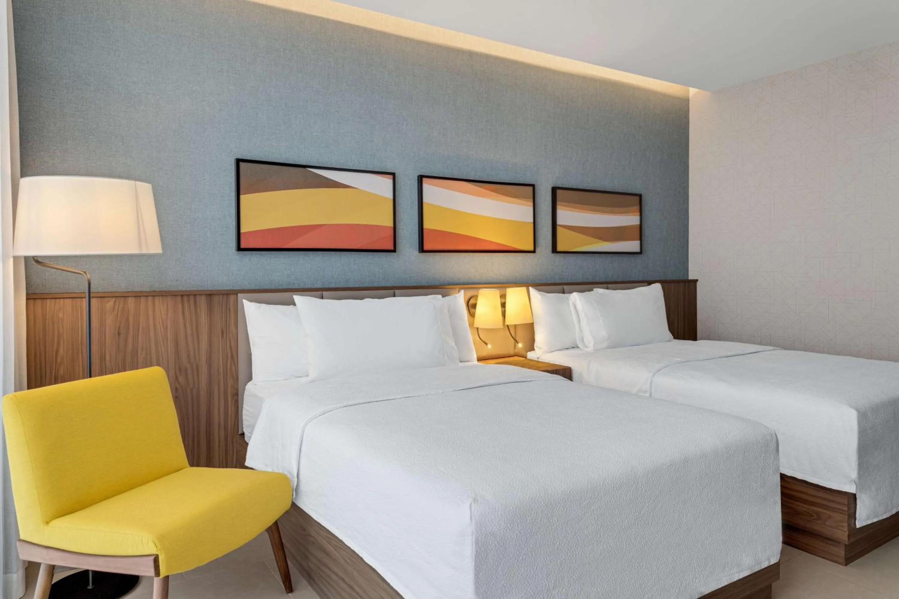 Bed in Hilton Garden Inn San Jose Airport City Mall