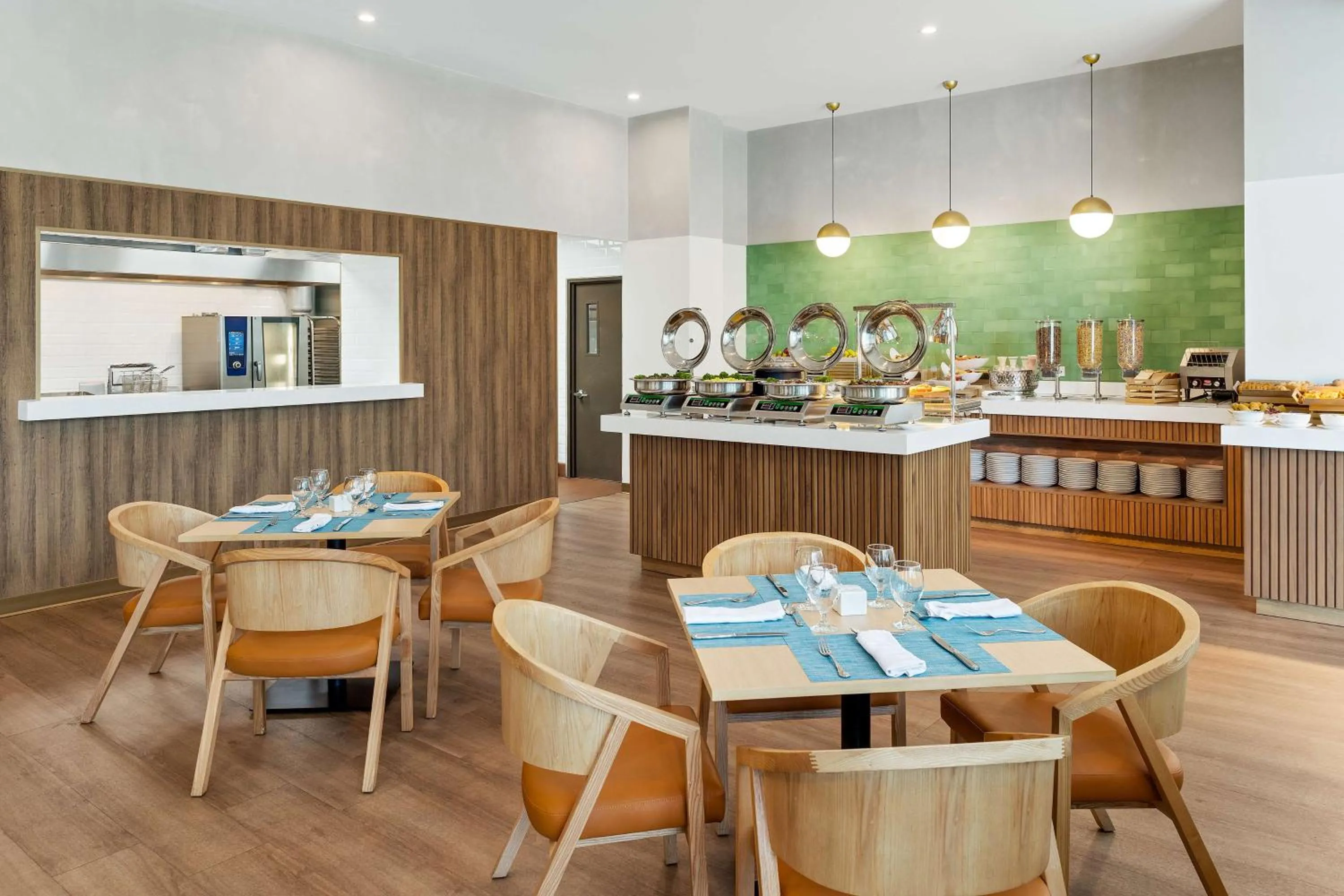 Restaurant/places to eat in Hilton Garden Inn San Jose Airport City Mall