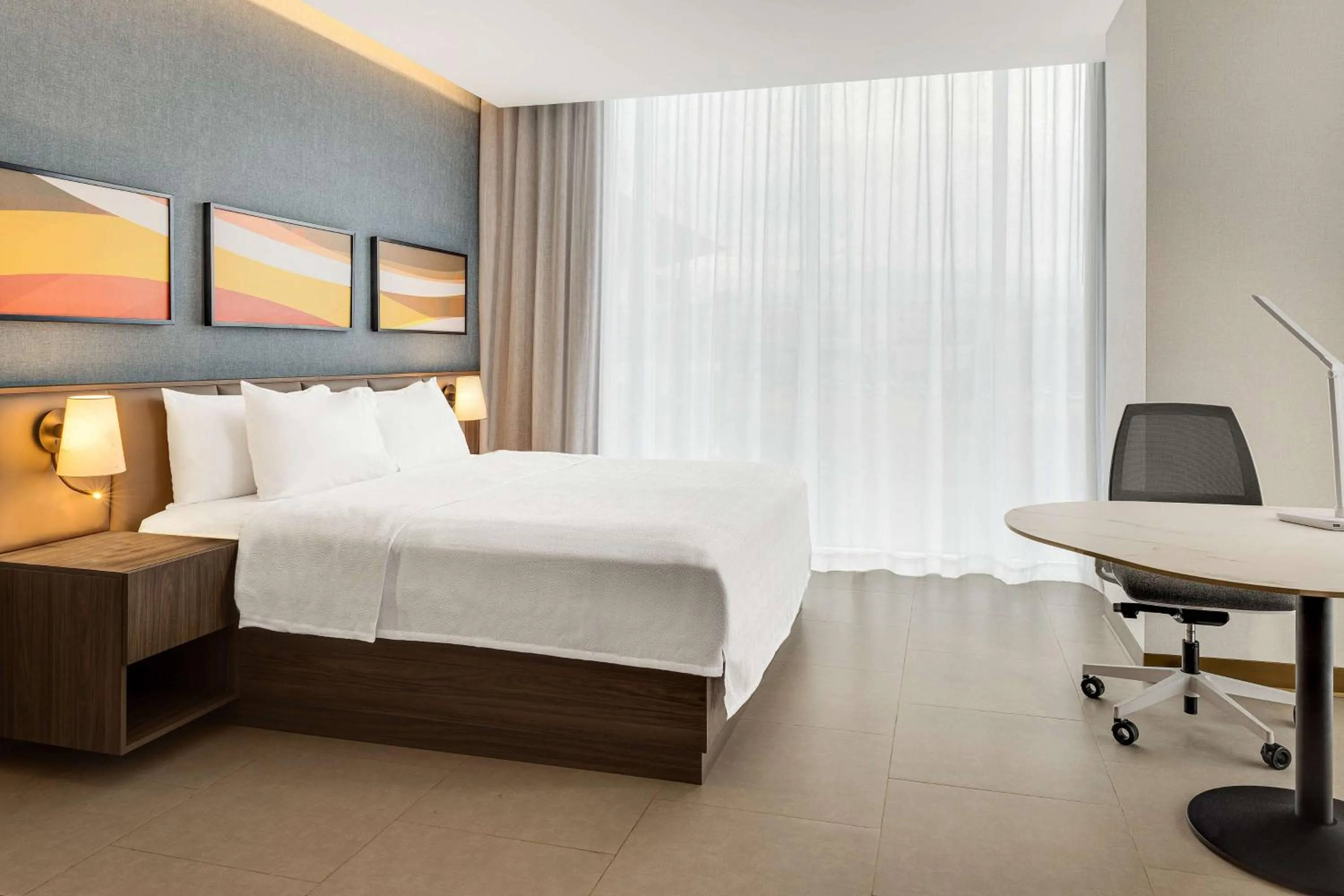 Bedroom, Bed in Hilton Garden Inn San Jose Airport City Mall