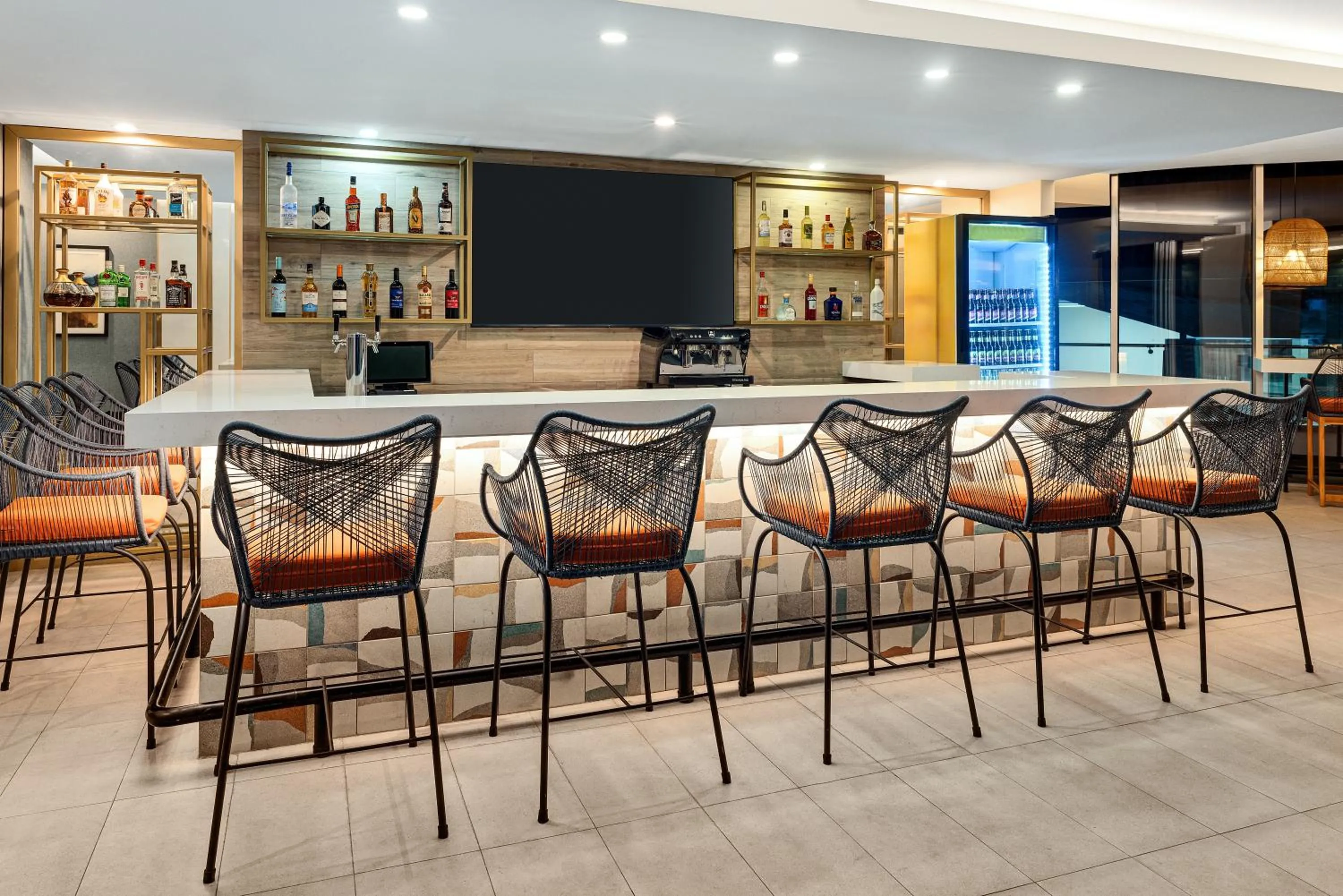 Lounge or bar in Hilton Garden Inn San Jose Airport City Mall