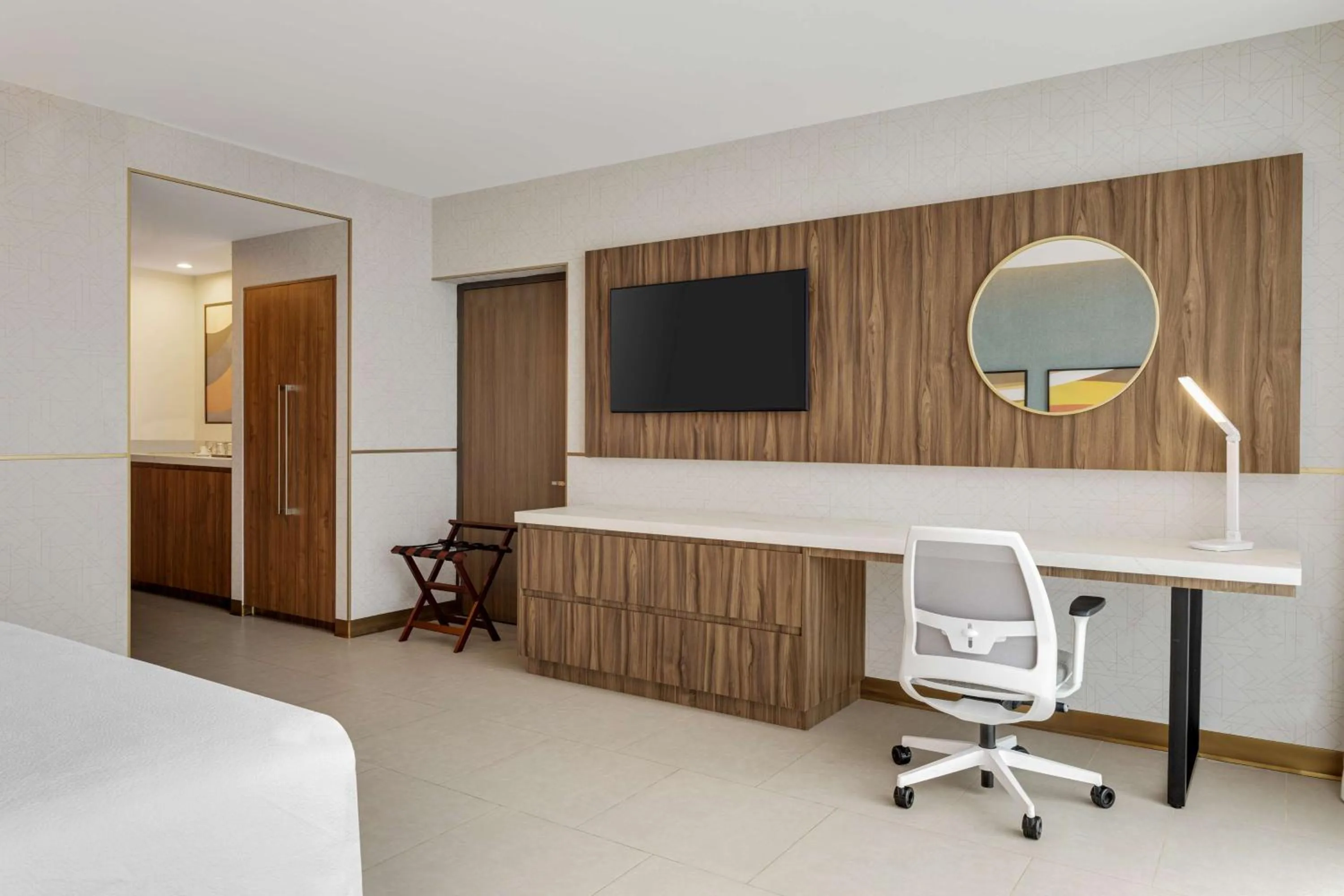 Bedroom, Bed in Hilton Garden Inn San Jose Airport City Mall