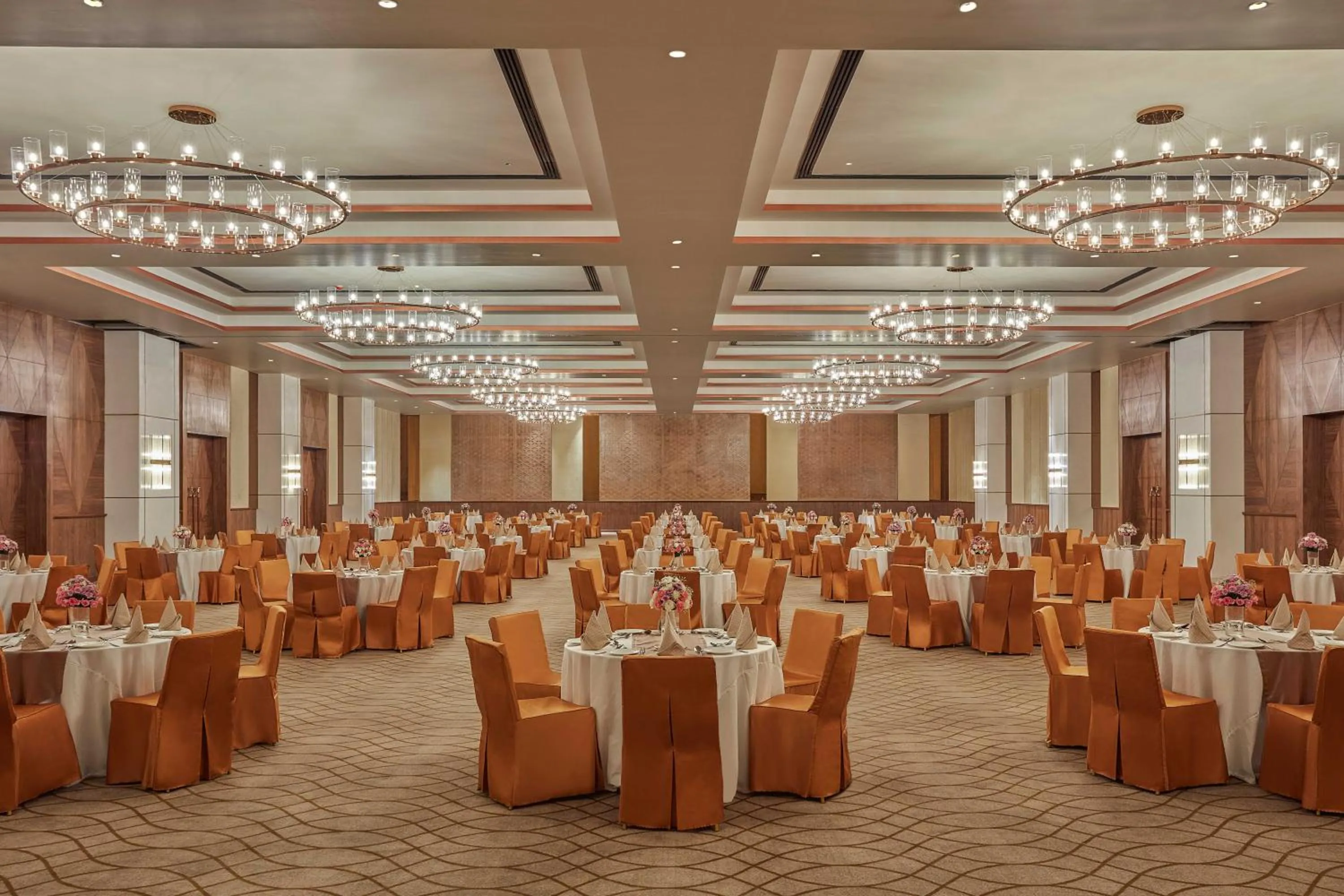 Banquet/Function facilities in Doubletree By Hilton Varanasi