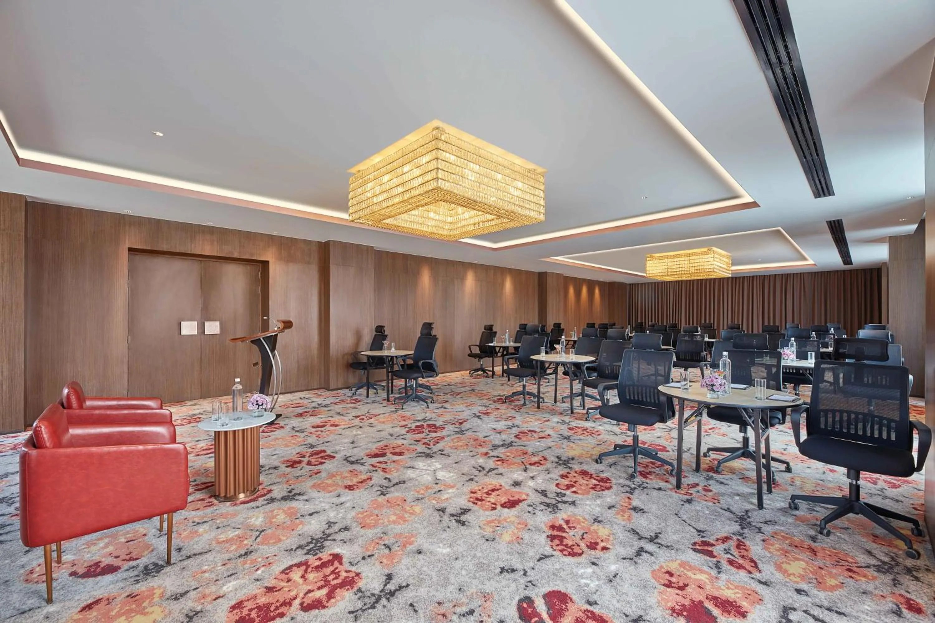 Meeting/conference room in Doubletree By Hilton Varanasi