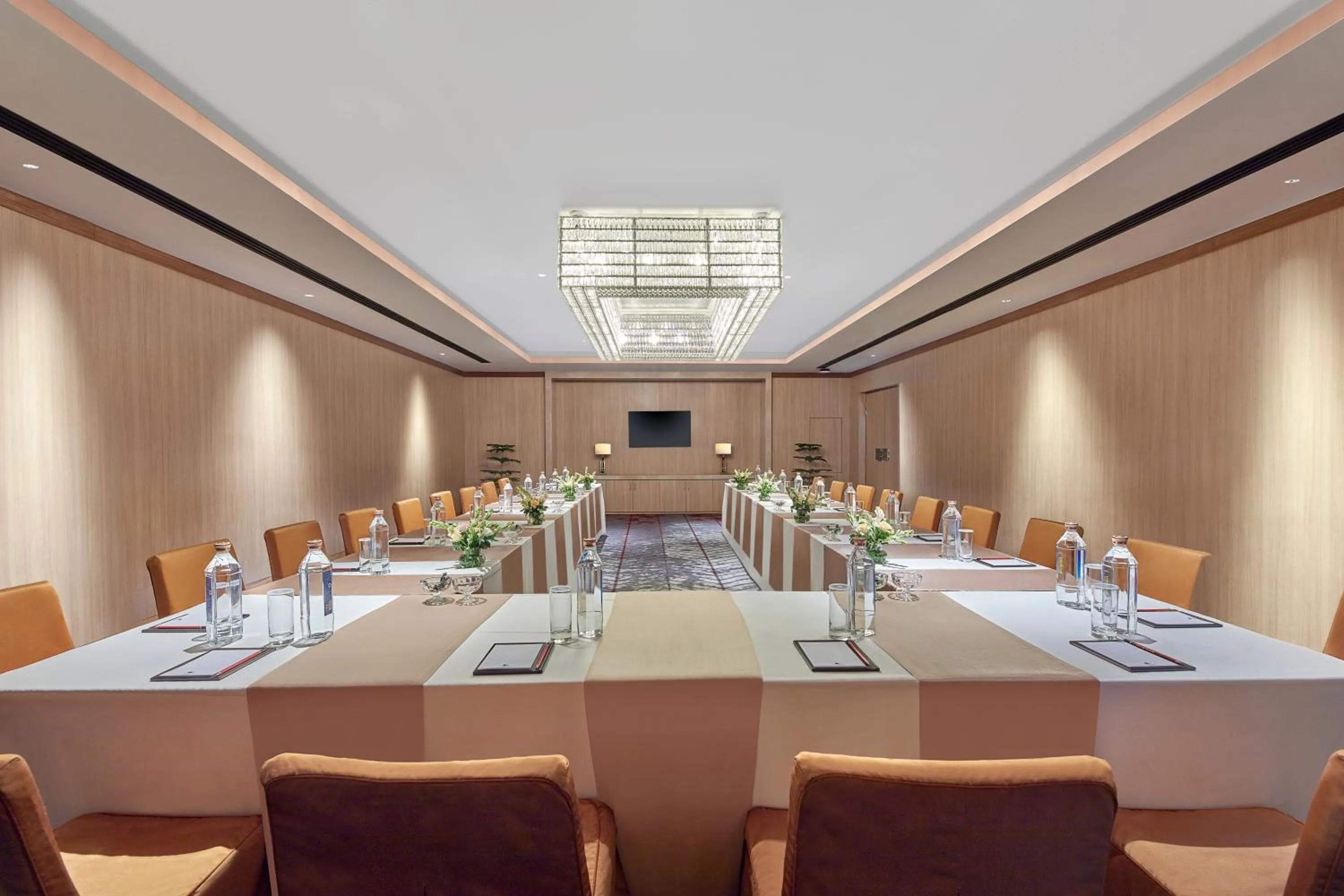 Meeting/conference room in Doubletree By Hilton Varanasi
