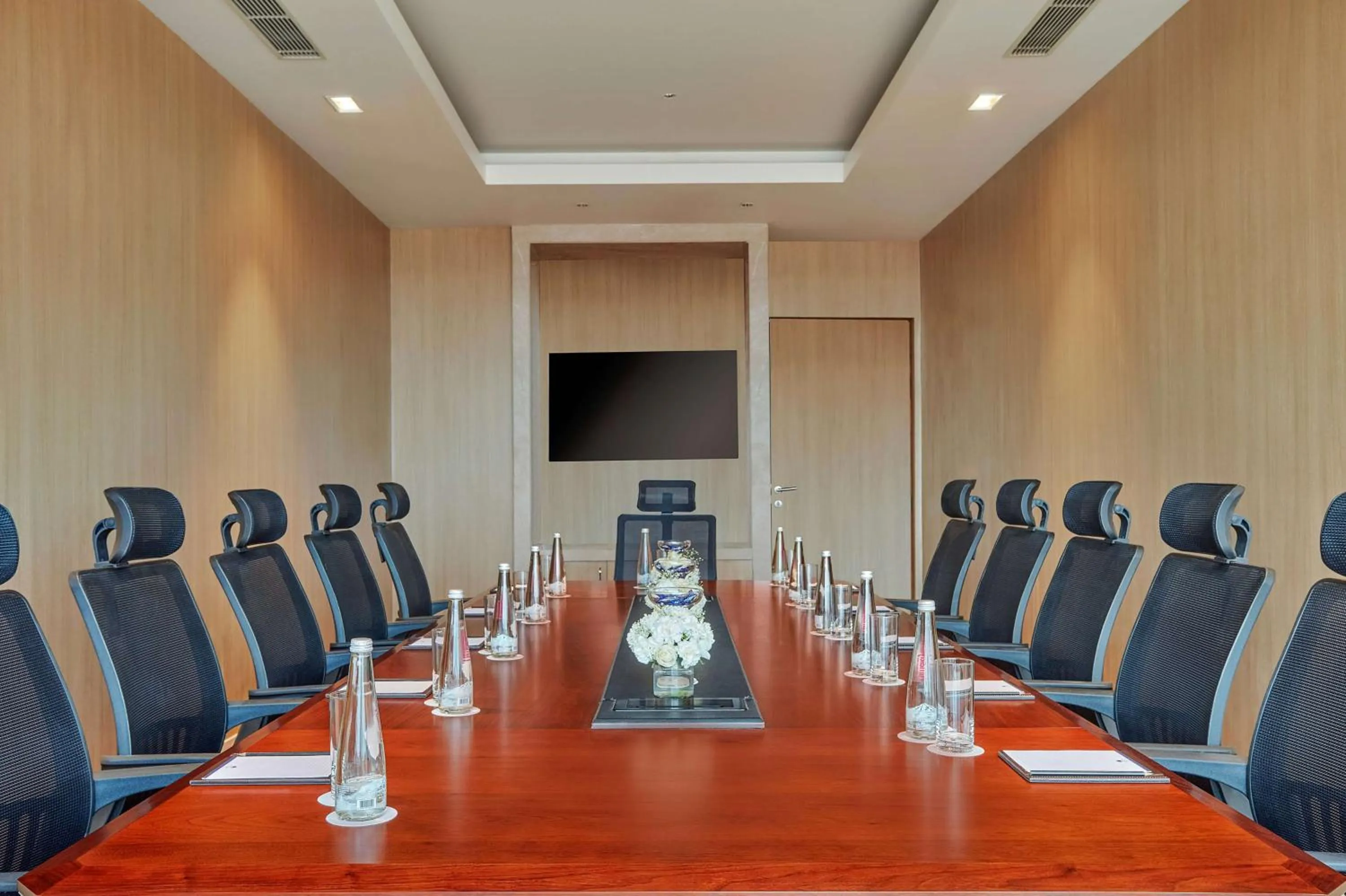 Meeting/conference room in Doubletree By Hilton Varanasi