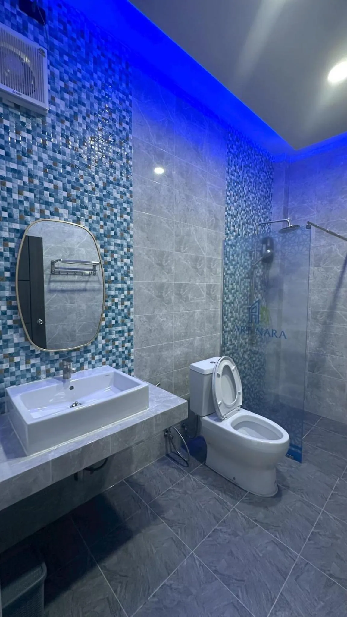 Shower in Art Nara Hotel อาร์ตนรารีสอร์ท